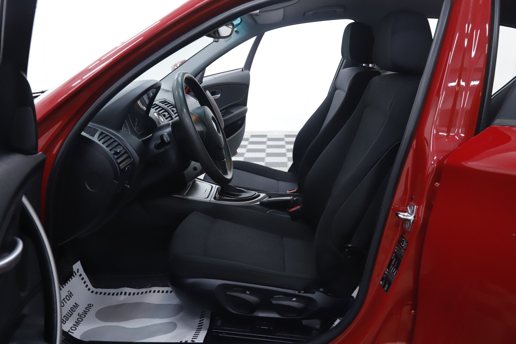 BMW 1 серии, I (E81/E82/E87/E88) Рестайлинг, 2009 фото 13