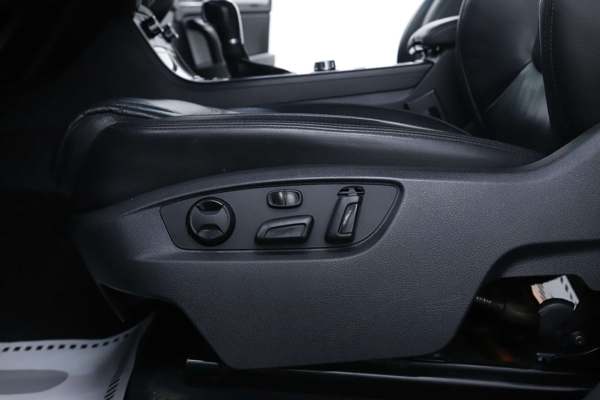 Volkswagen Touareg, II, 2014 фото 17