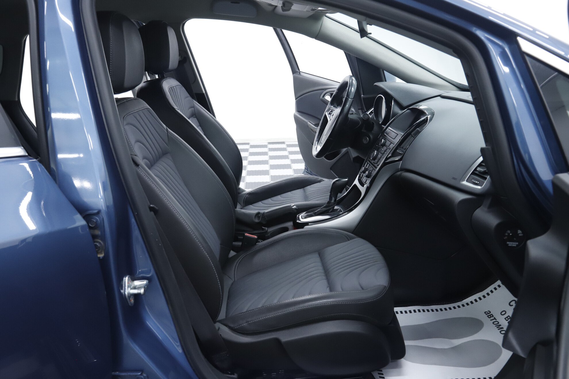 Opel Astra, J Рестайлинг, 2014 фото 15