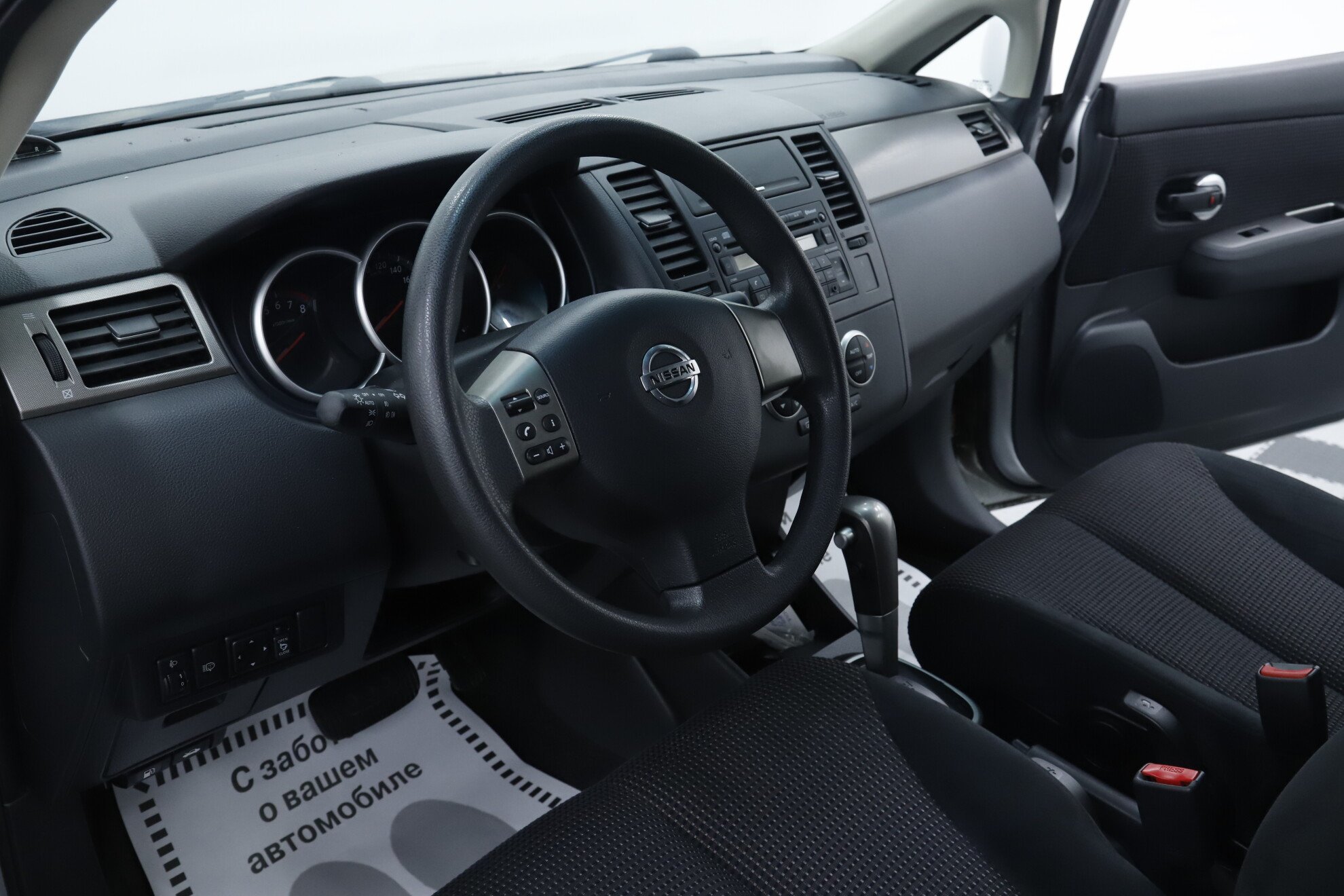 Nissan Tiida, I Рестайлинг, 2011 фото 8