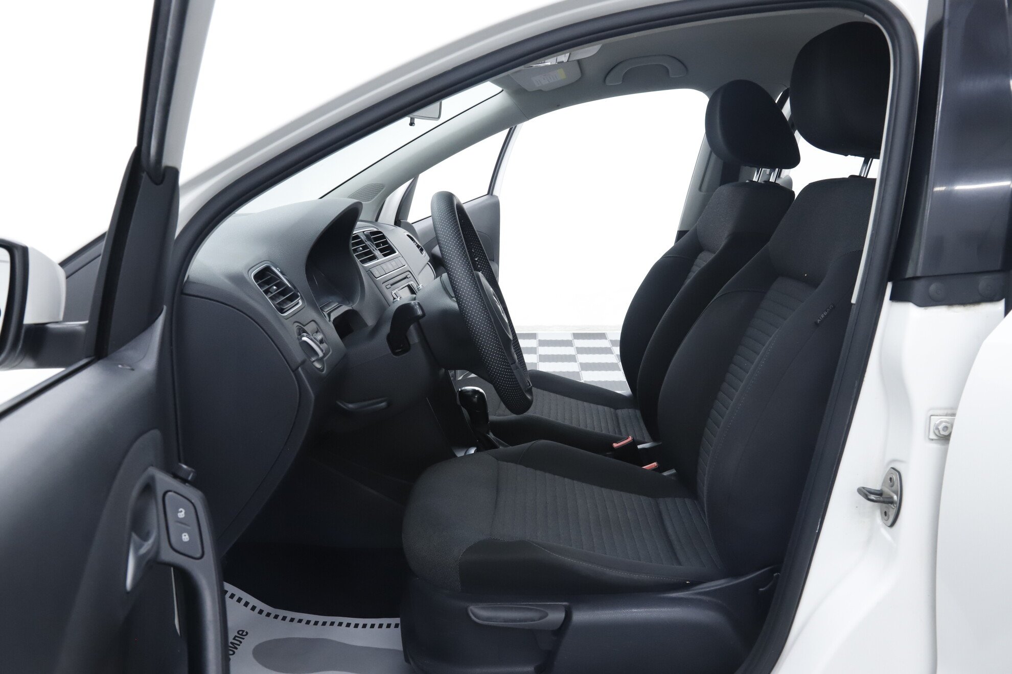 Volkswagen Polo, V, 2011 фото 7