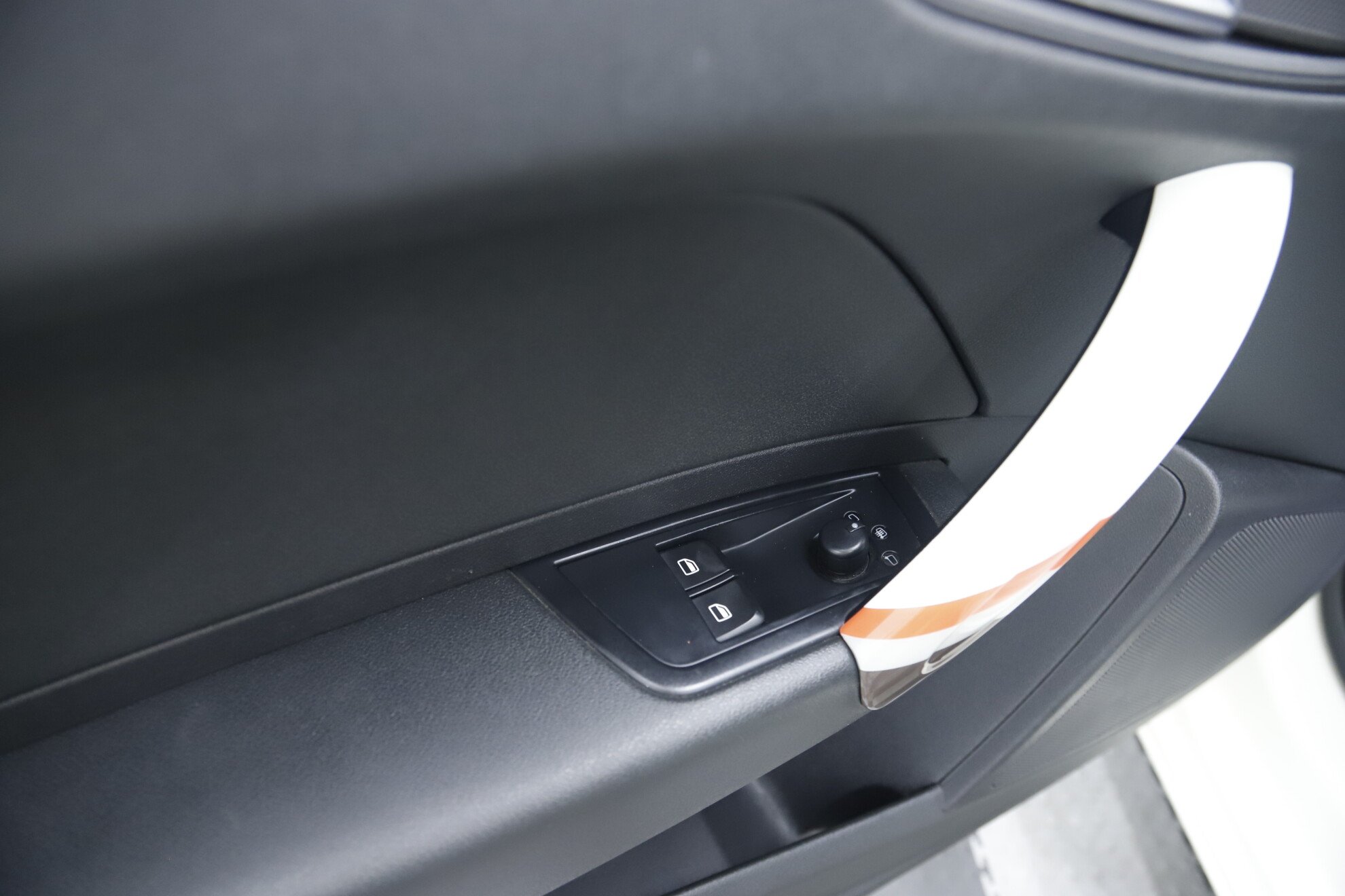 Audi A1, I (8X), 2010 фото 15