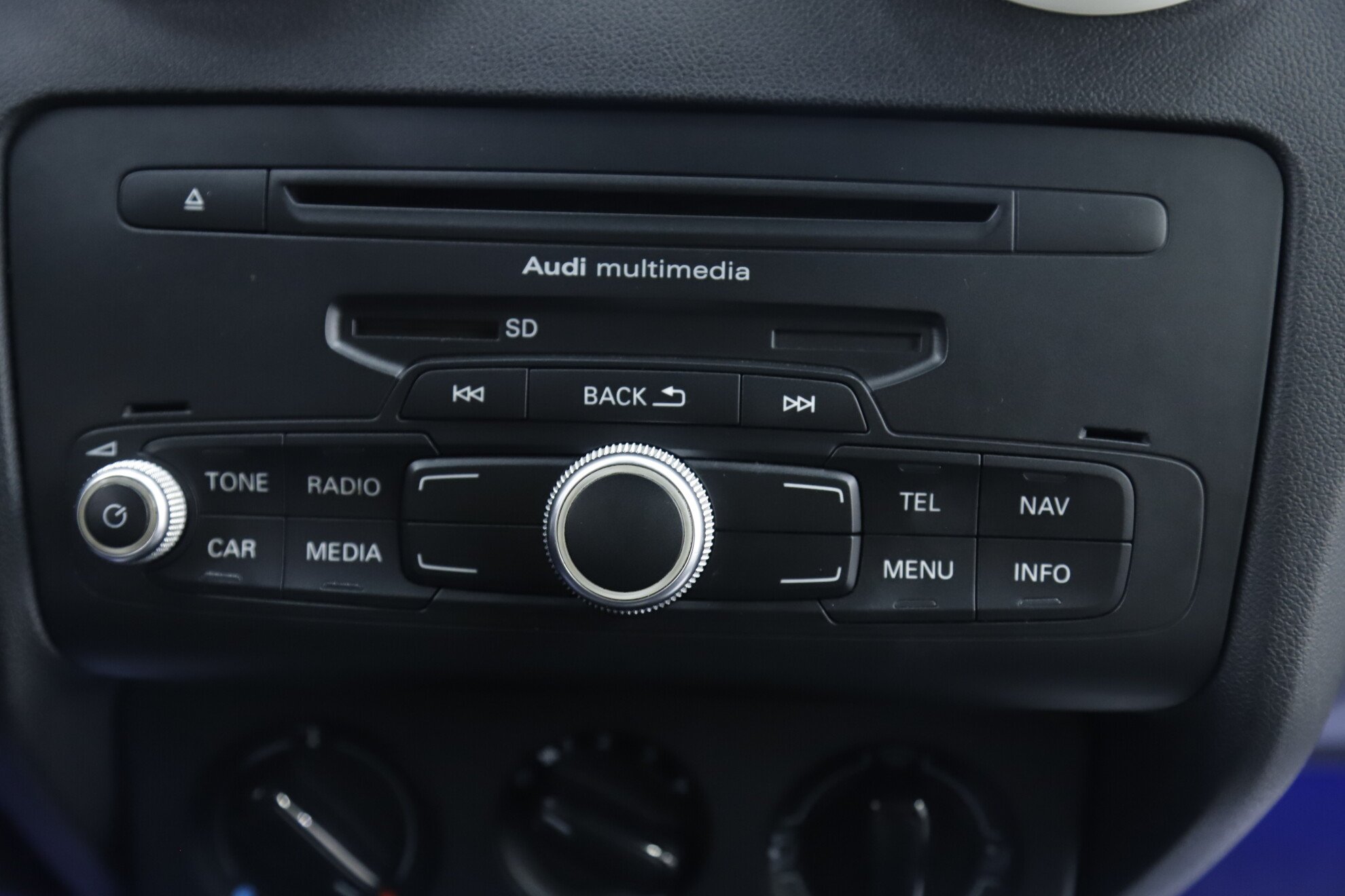 Audi A1, I (8X), 2010 фото 13