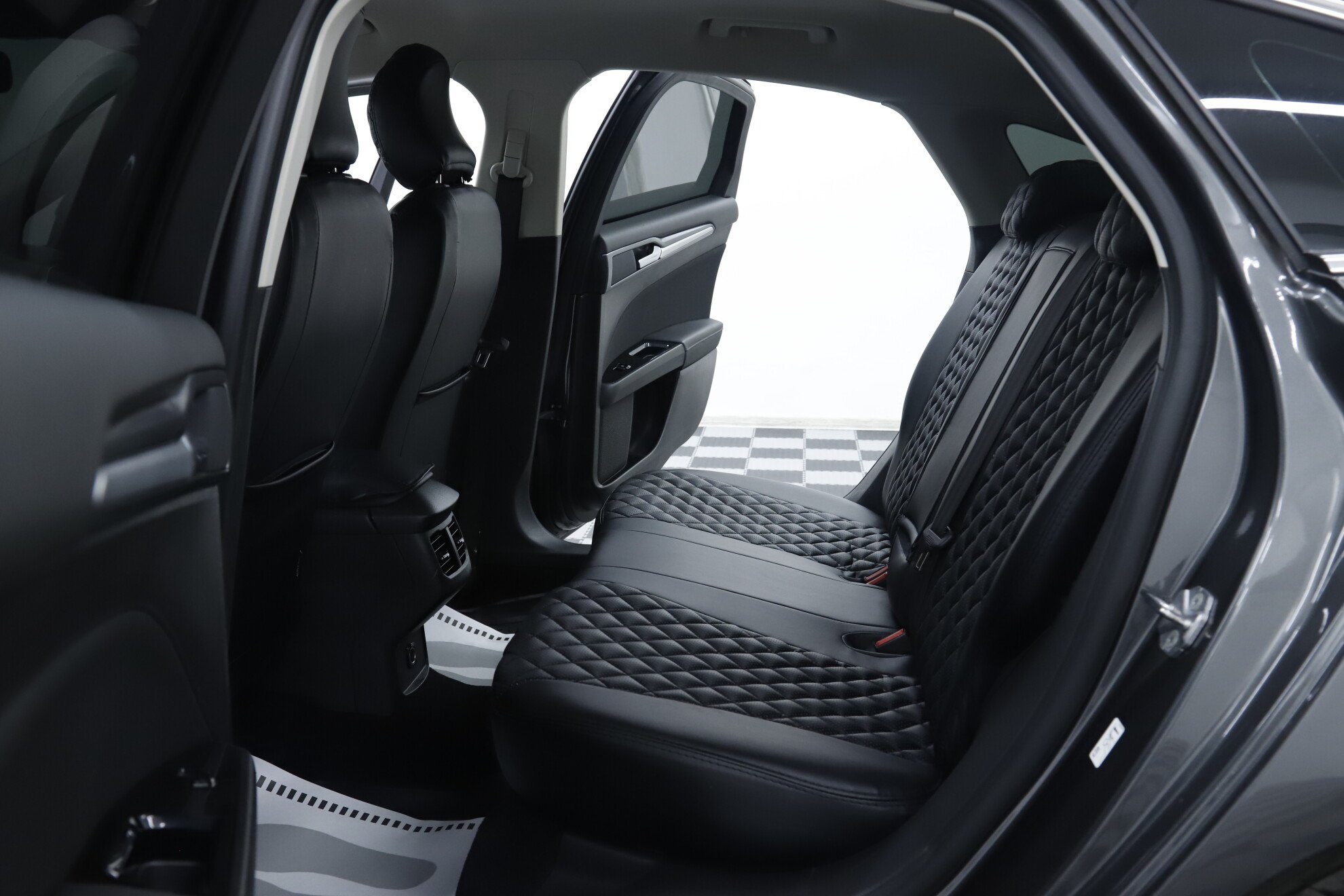 Ford Mondeo, V, 2017 фото 18