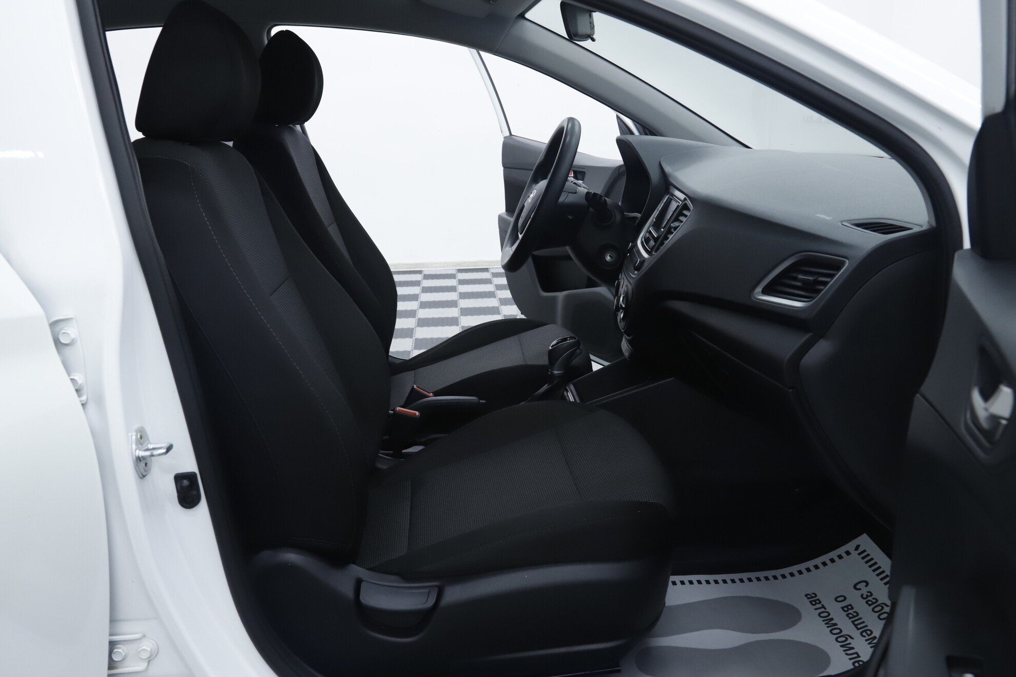 Hyundai Solaris, II, 2018 фото 17