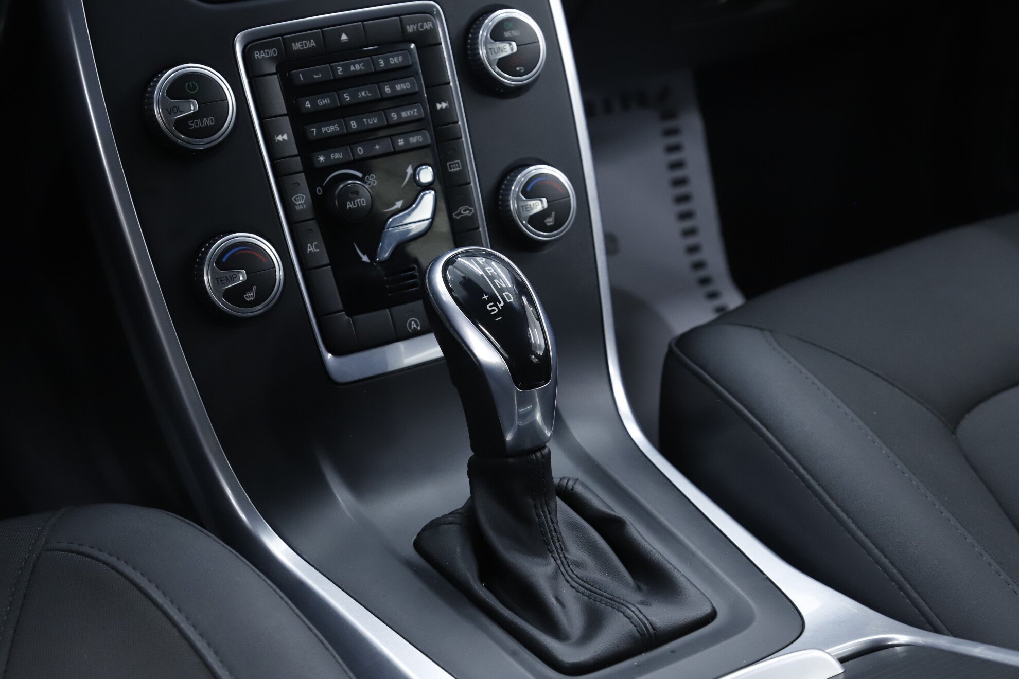 Volvo XC70, II Рестайлинг, 2014 фото 17