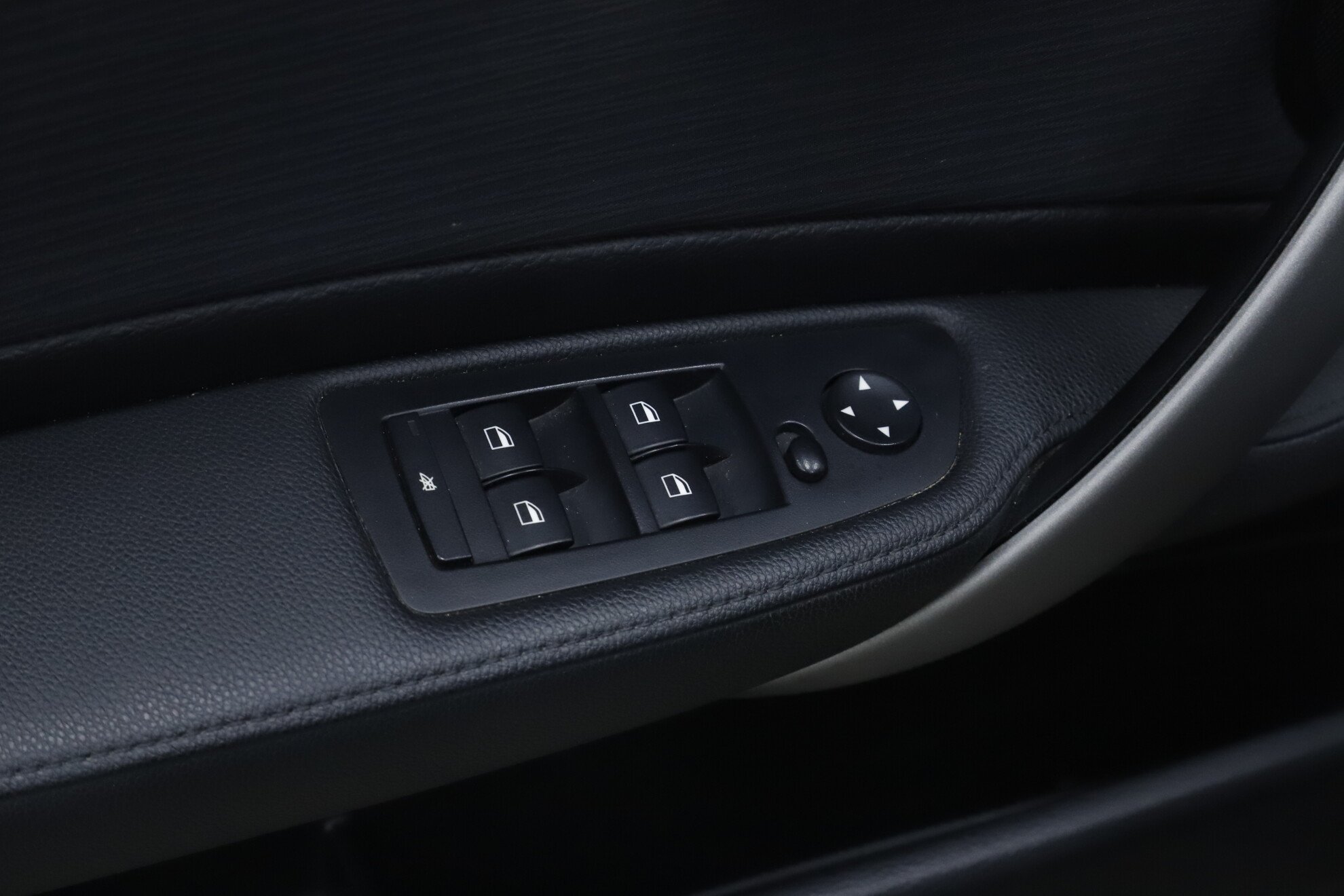 BMW 1 серии, I (E81/E82/E87/E88) Рестайлинг, 2011 фото 10