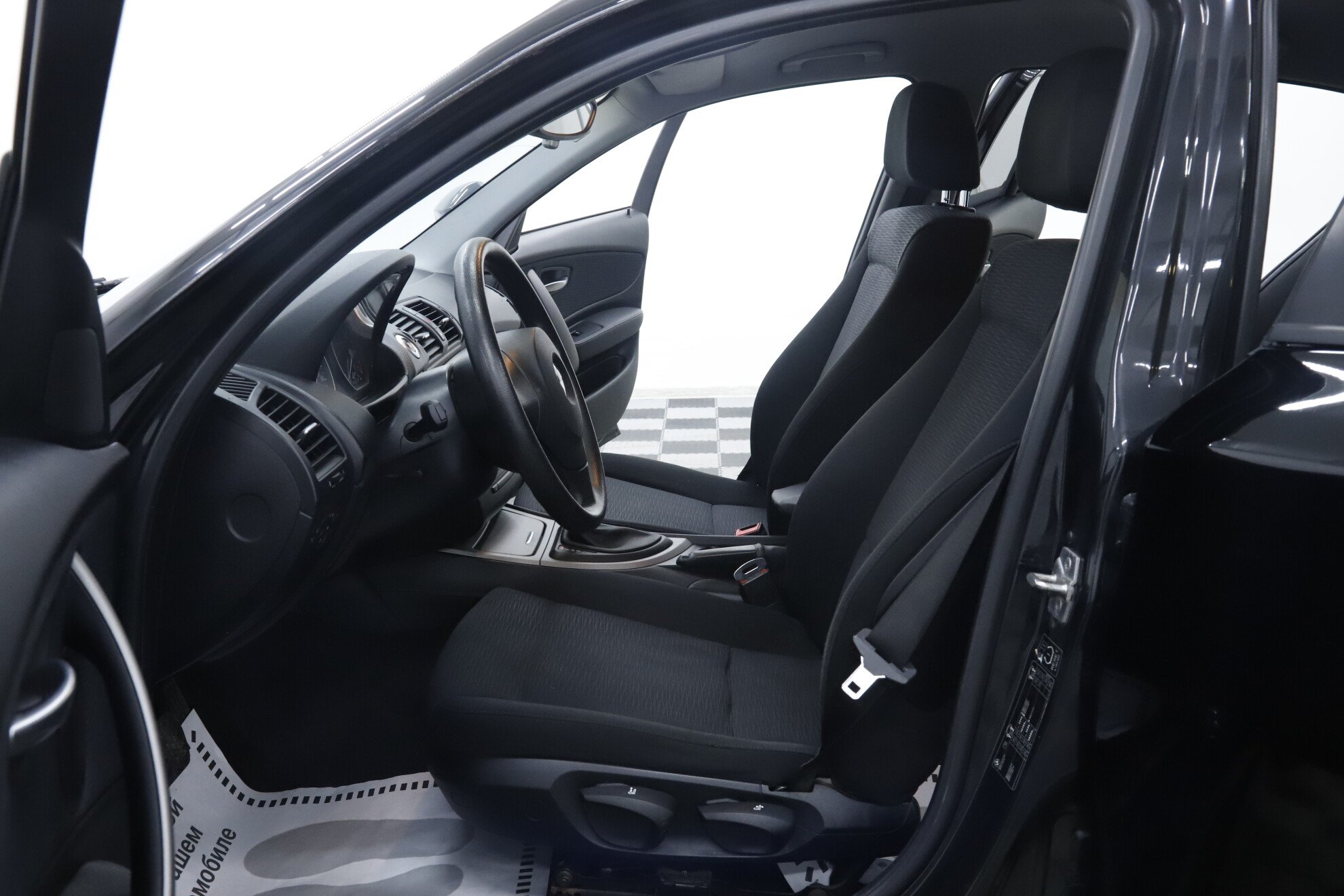 BMW 1 серии, I (E81/E82/E87/E88) Рестайлинг, 2011 фото 7