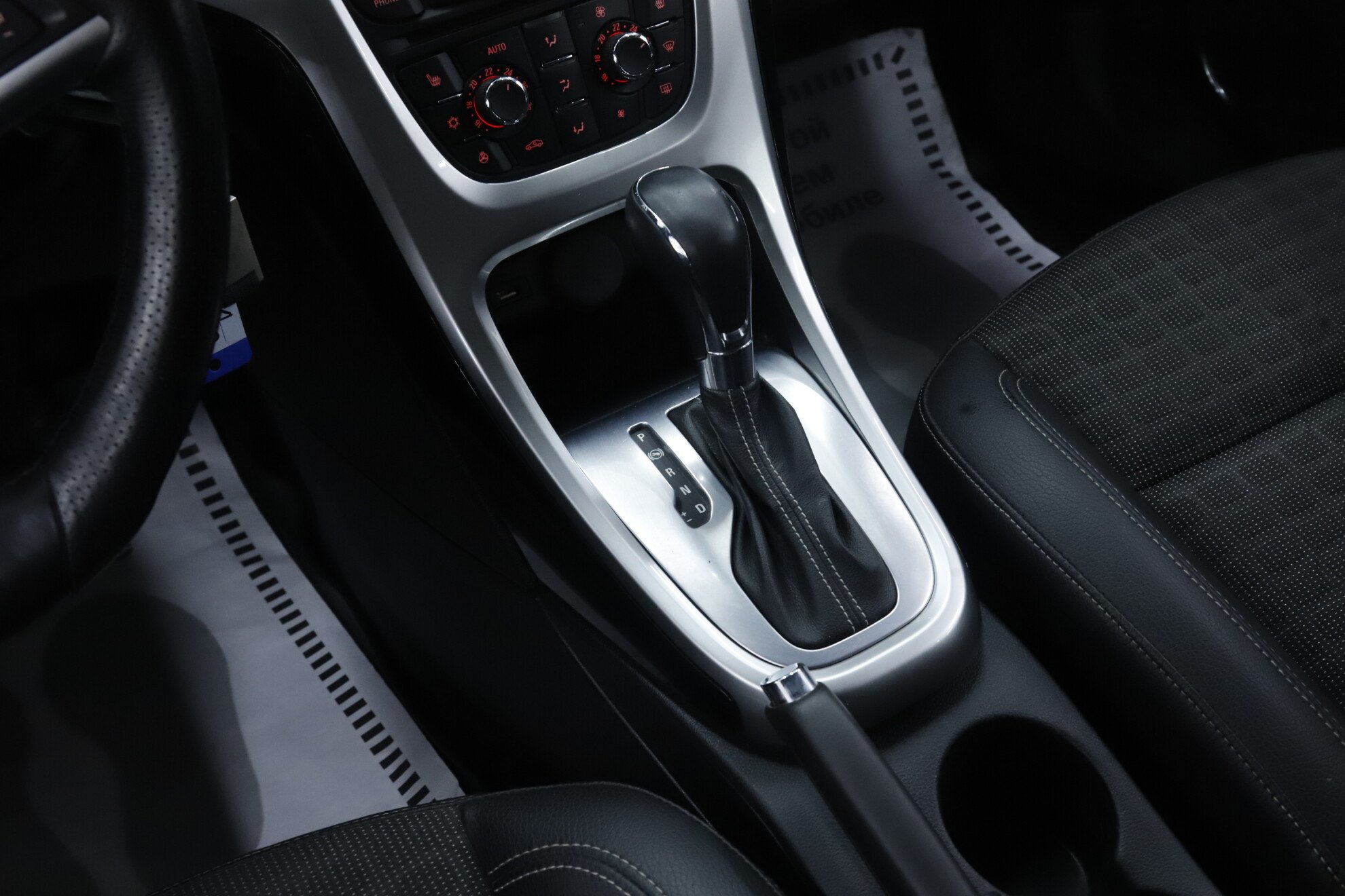 Opel Astra, J Рестайлинг, 2013 фото 13