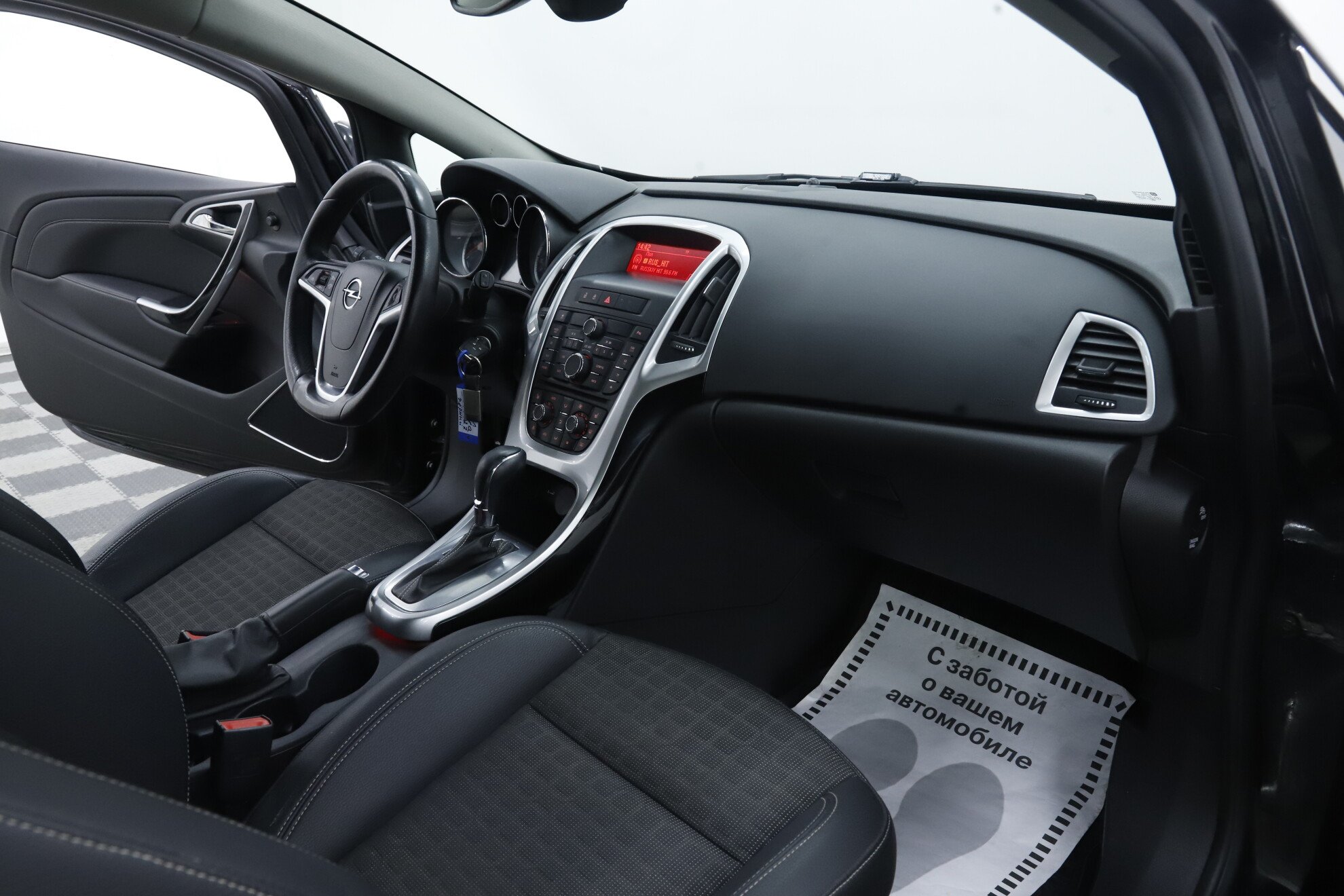 Opel Astra, J Рестайлинг, 2013 фото 14