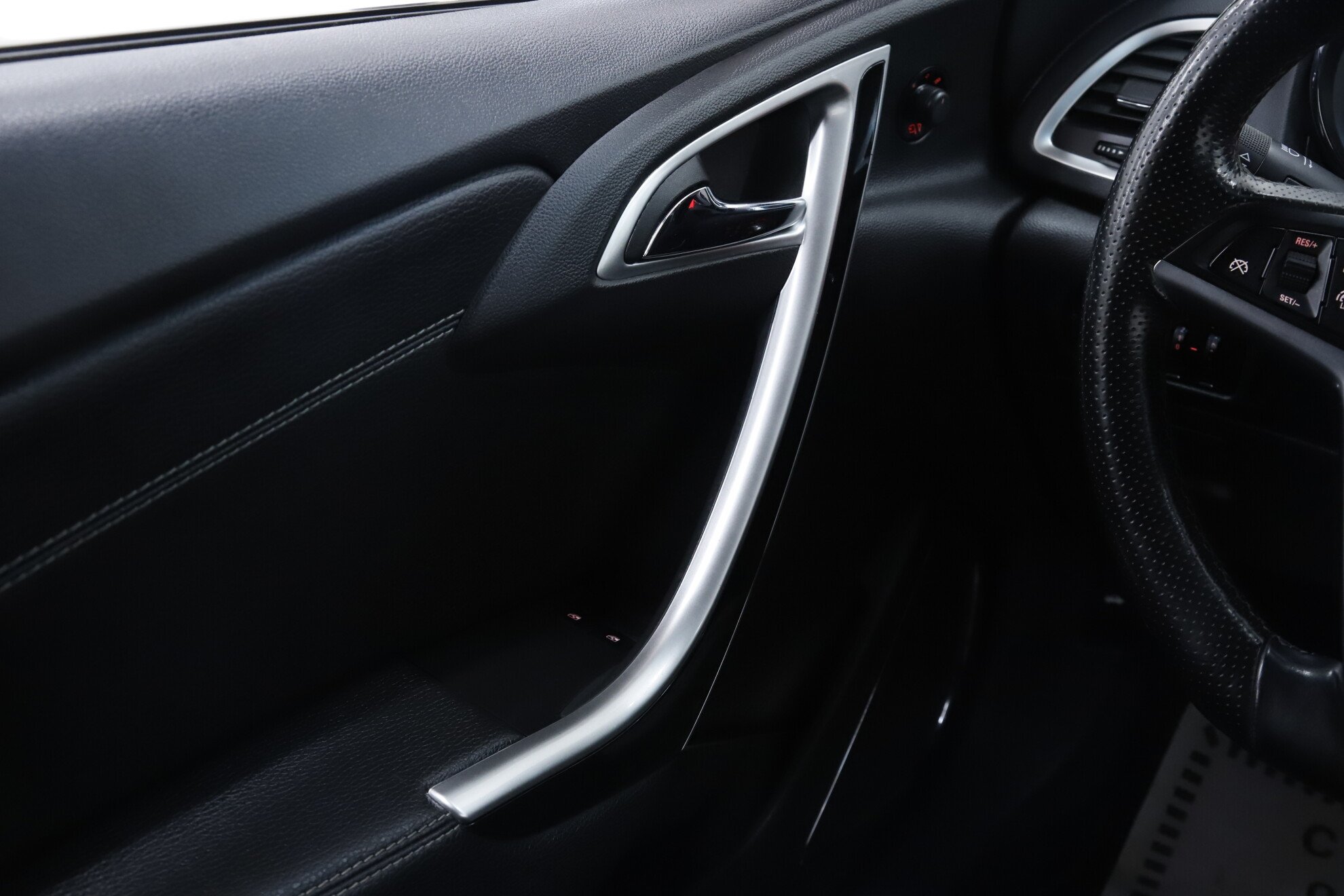 Opel Astra, J Рестайлинг, 2013 фото 12