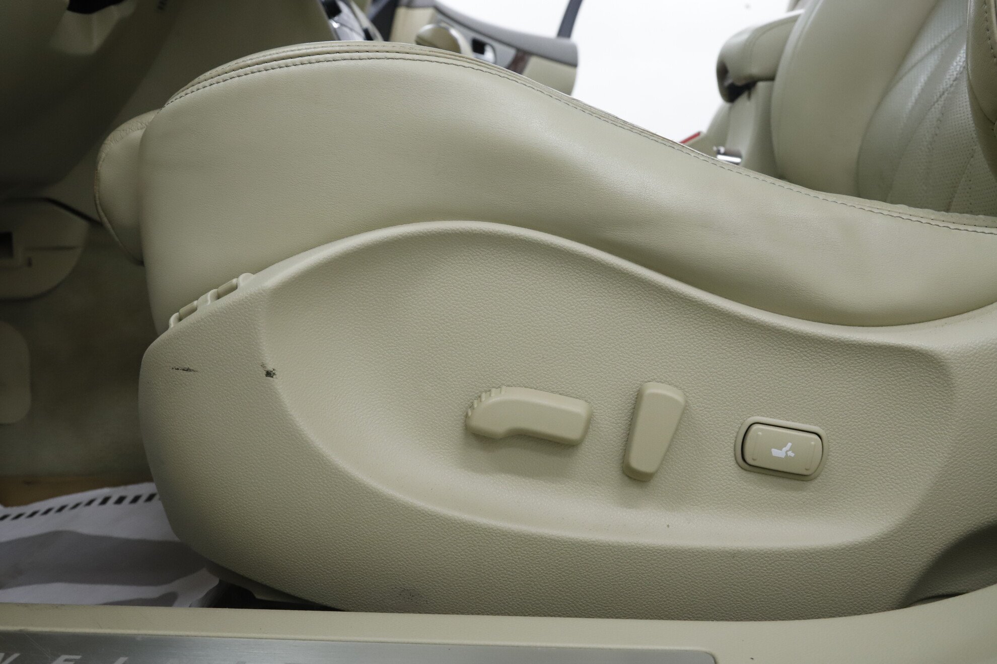 Infiniti QX70, 2013 фото 14