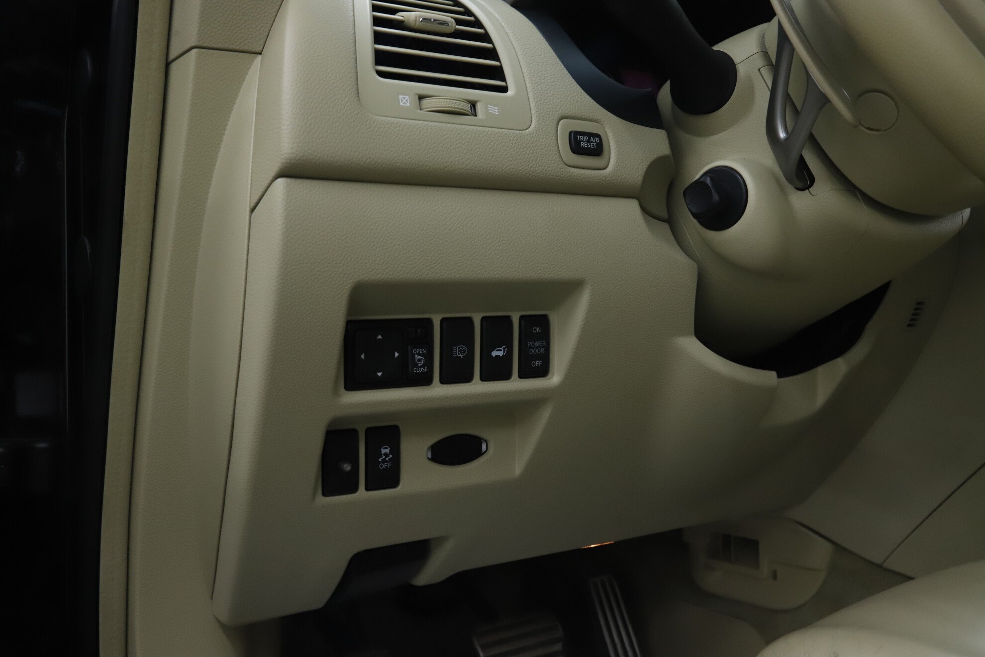 Infiniti QX70, 2013 фото 12