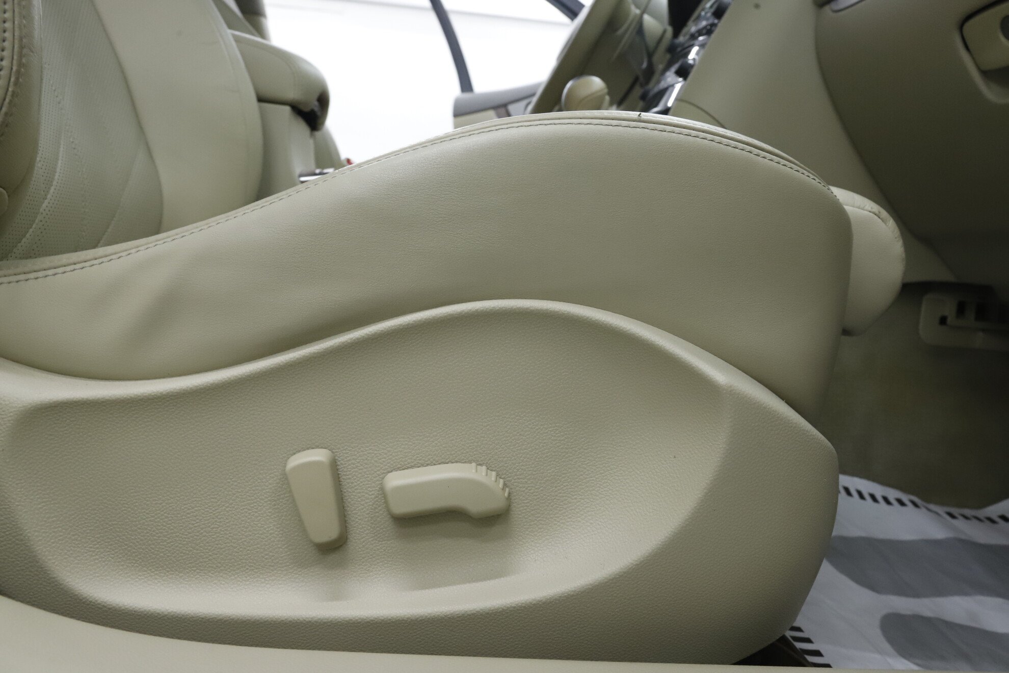 Infiniti QX70, 2013 фото 20