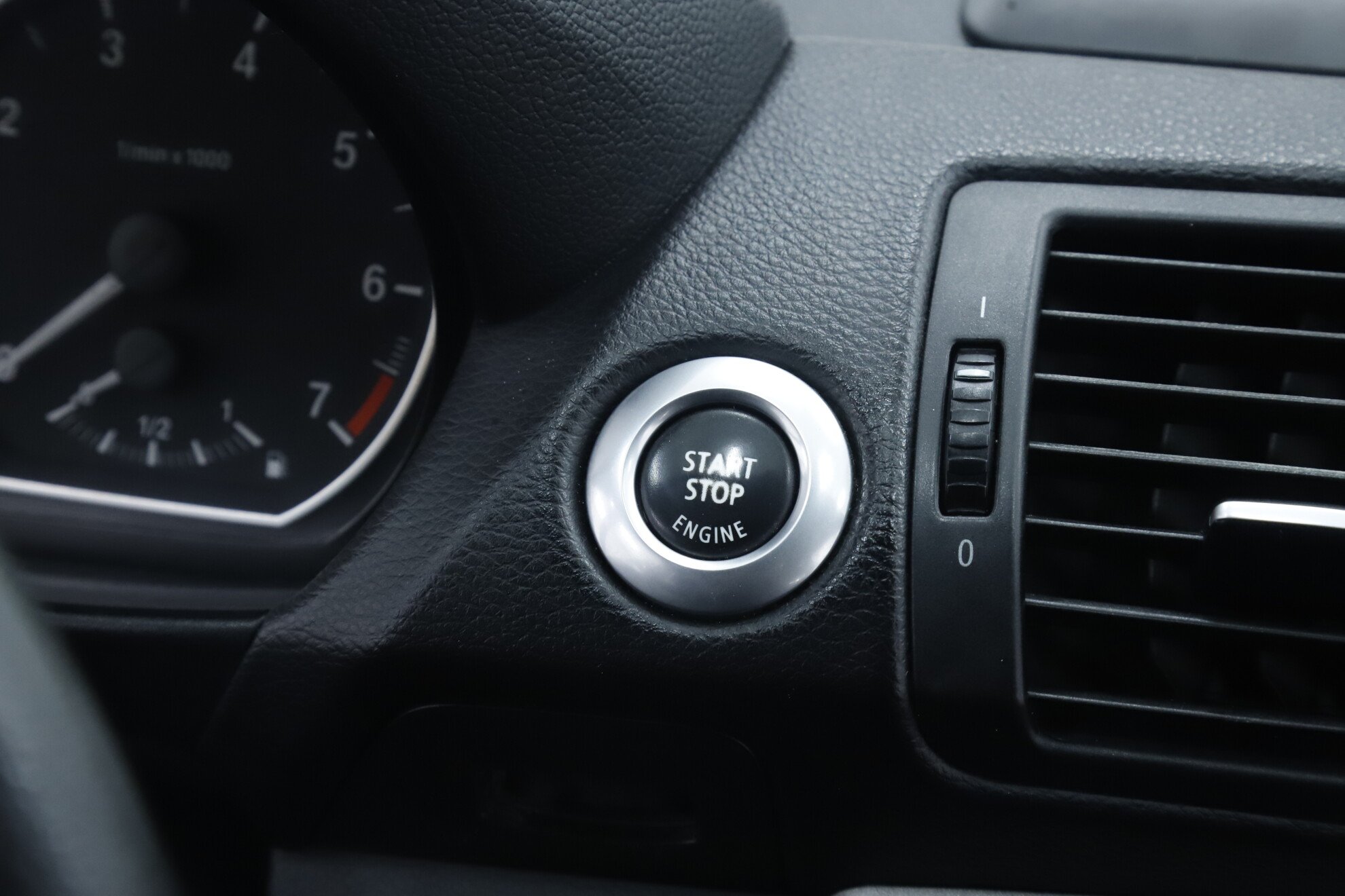 BMW 1 серии, I (E81/E82/E87/E88) Рестайлинг, 2010 фото 12