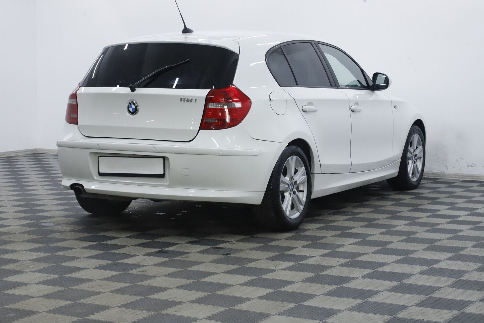 BMW 1 серии, I (E81/E82/E87/E88) Рестайлинг, 2010 фото 6