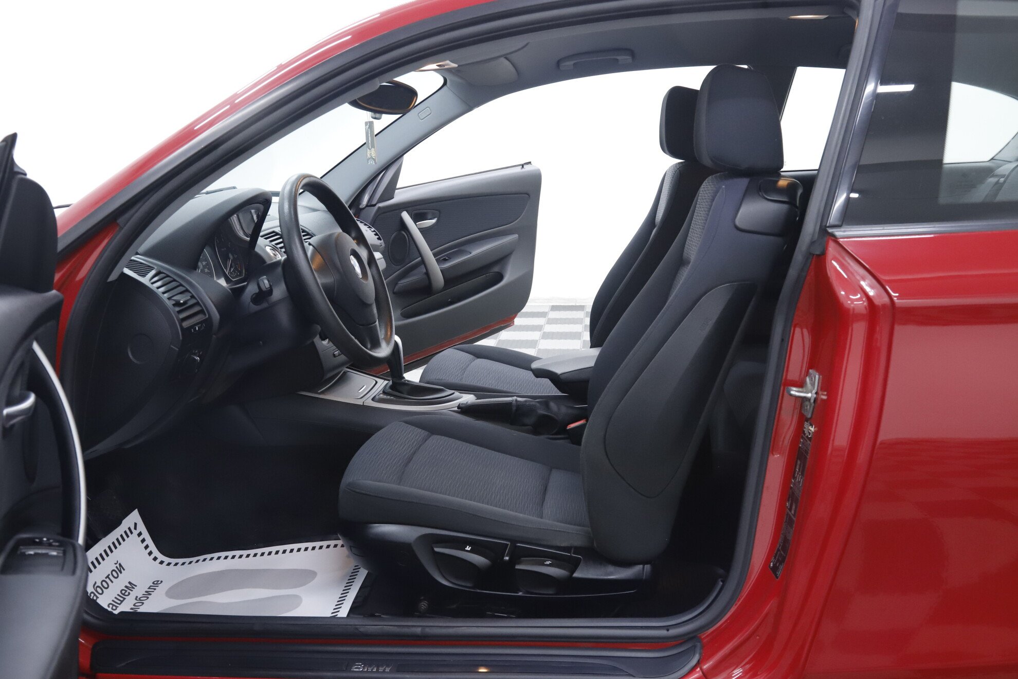 BMW 1 серии, I (E81/E82/E87/E88) Рестайлинг, 2011 фото 7