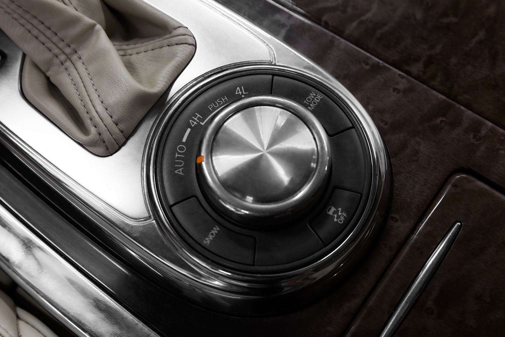 Infiniti QX56, II, 2011 фото 20