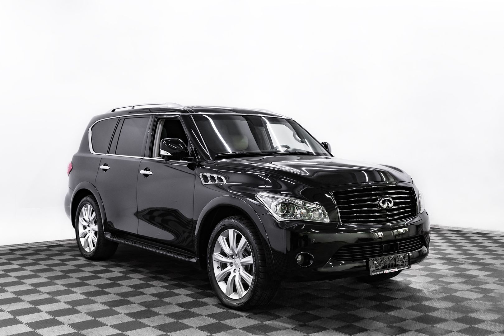 Infiniti QX56, II, 2011 фото 3