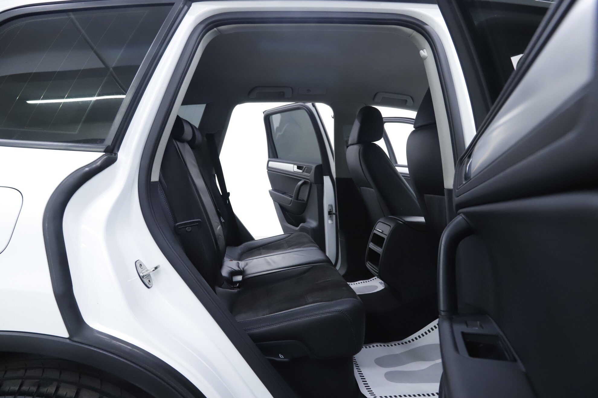 Volkswagen Touareg, II, 2014 фото 16