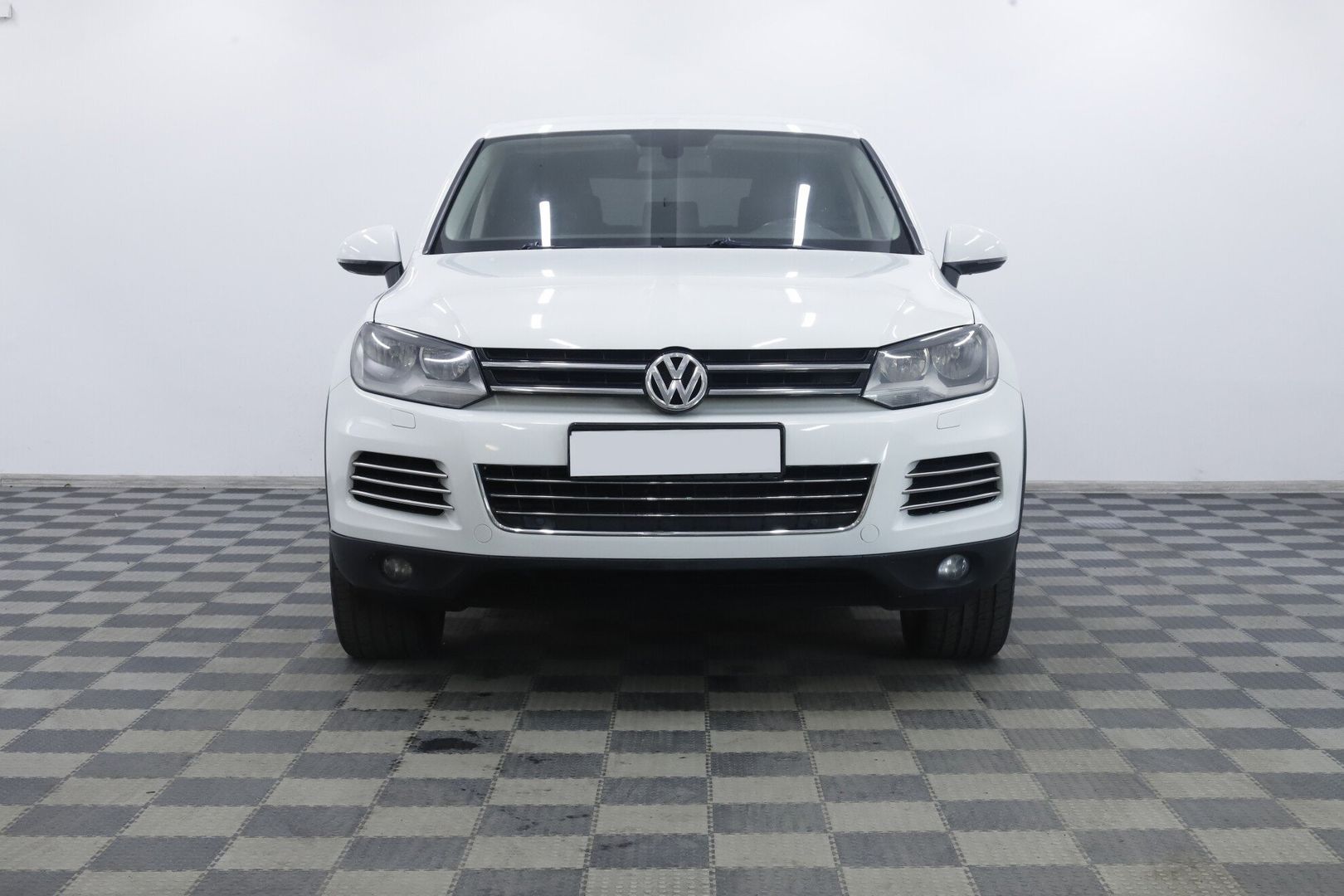 Volkswagen Touareg, II, 2014 фото 2