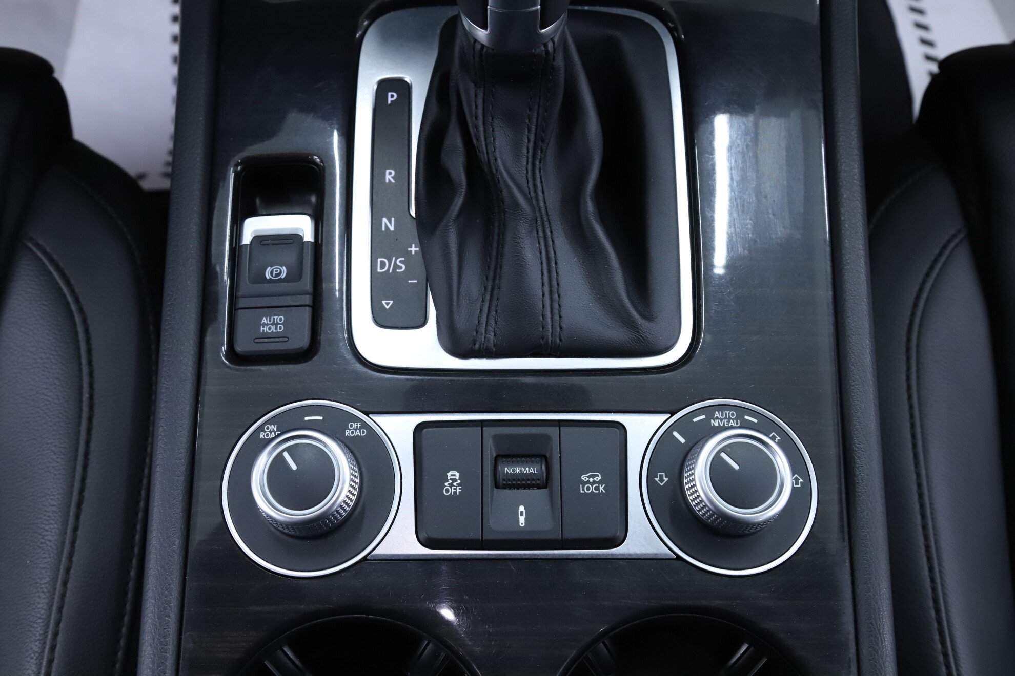 Volkswagen Touareg, II Рестайлинг, 2015 фото 16