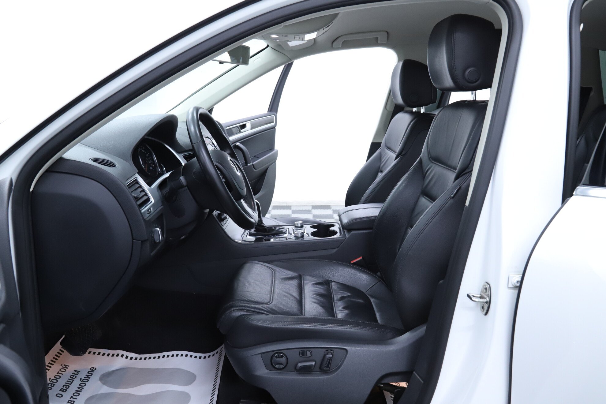 Volkswagen Touareg, II Рестайлинг, 2015 фото 7