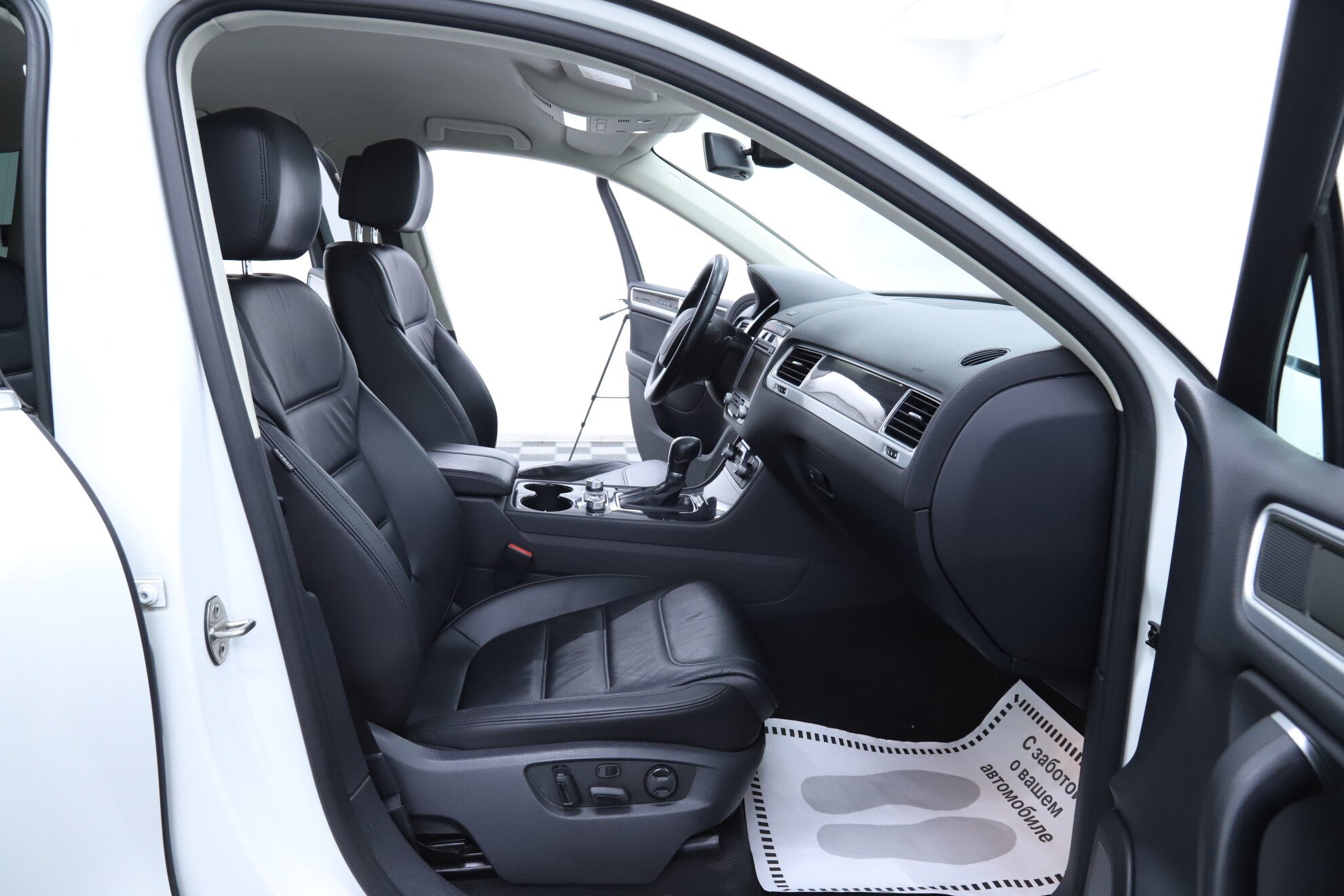 Volkswagen Touareg, II Рестайлинг, 2015 фото 18