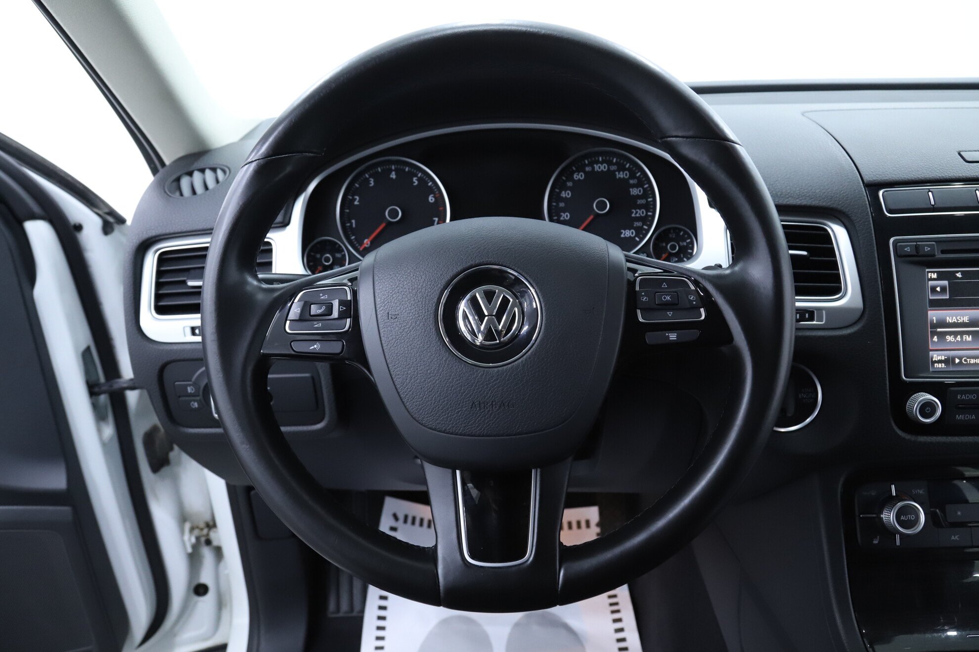 Volkswagen Touareg, II Рестайлинг, 2015 фото 11