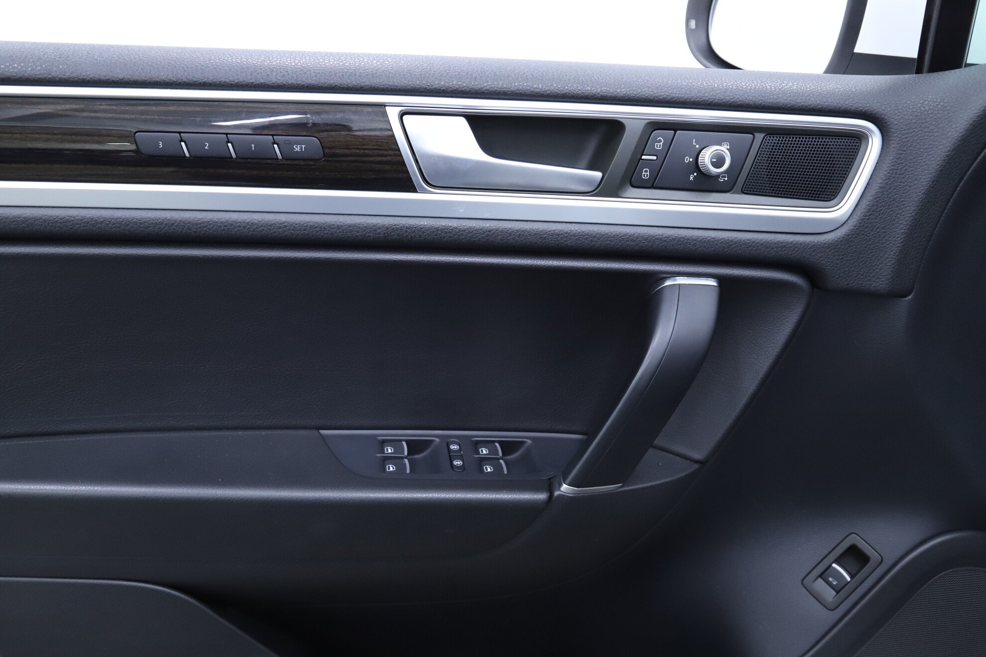 Volkswagen Touareg, II Рестайлинг, 2015 фото 8