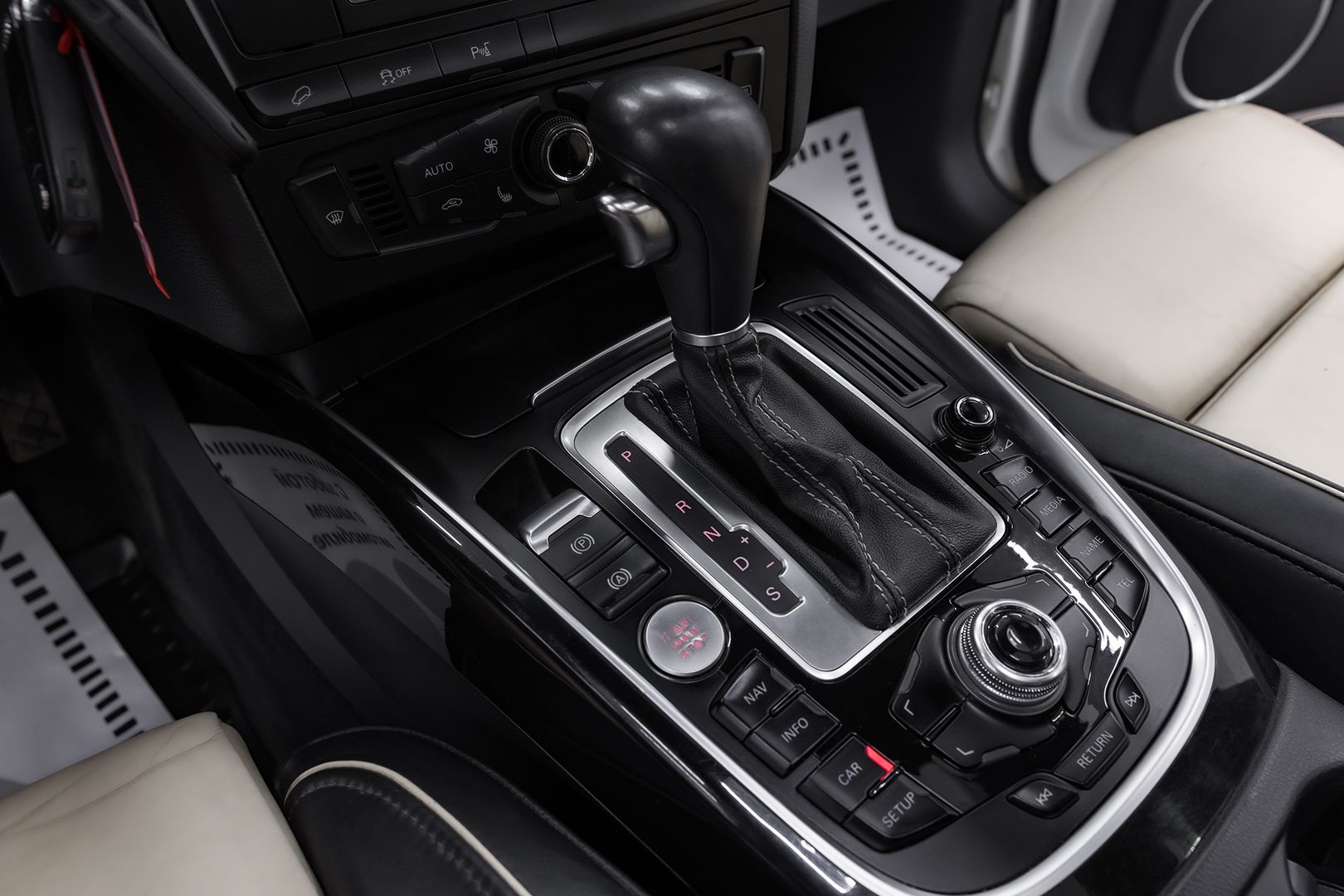 Audi Q5, I (8R), 2010 фото 14