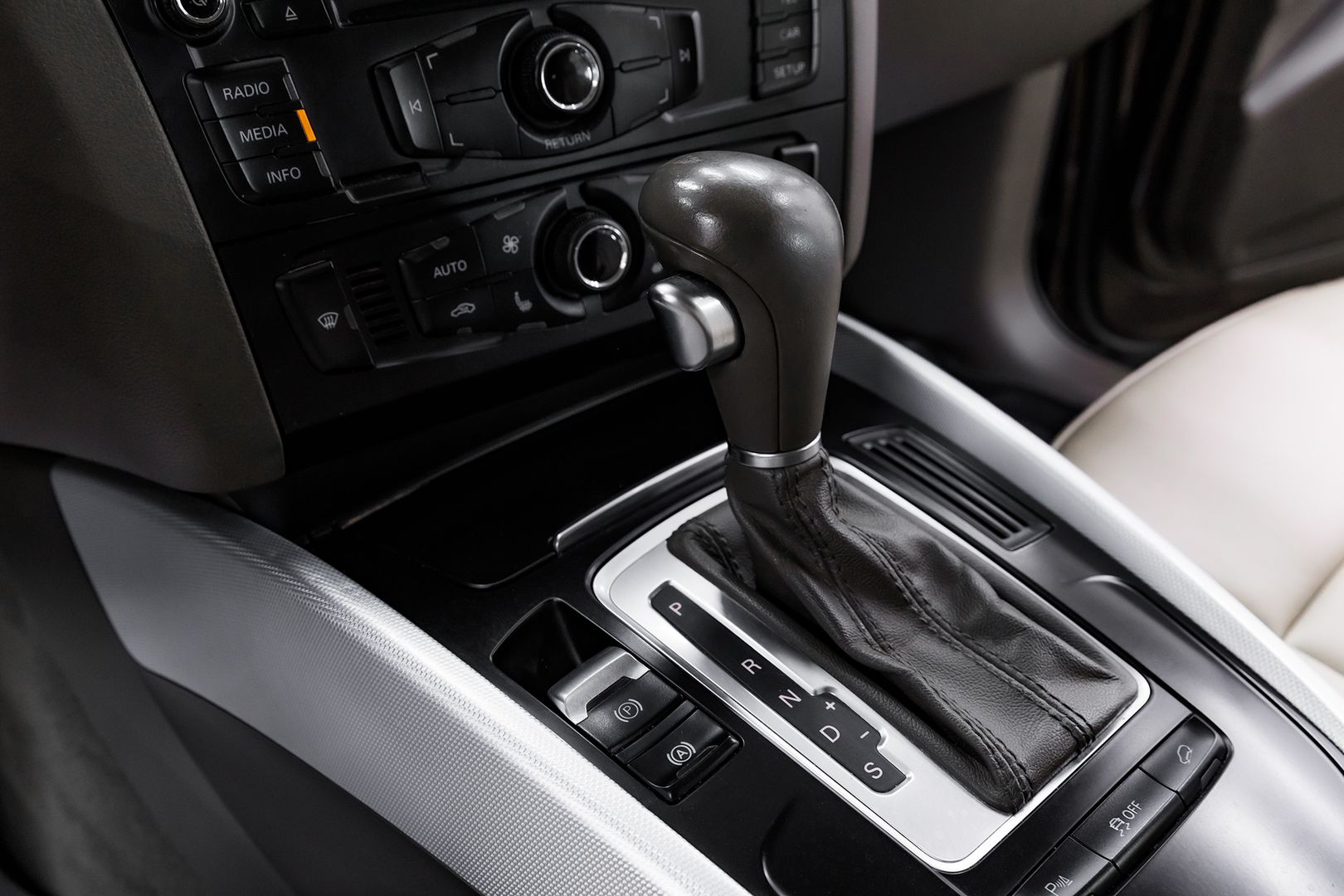 Audi Q5, I (8R) Рестайлинг, 2012 фото 12