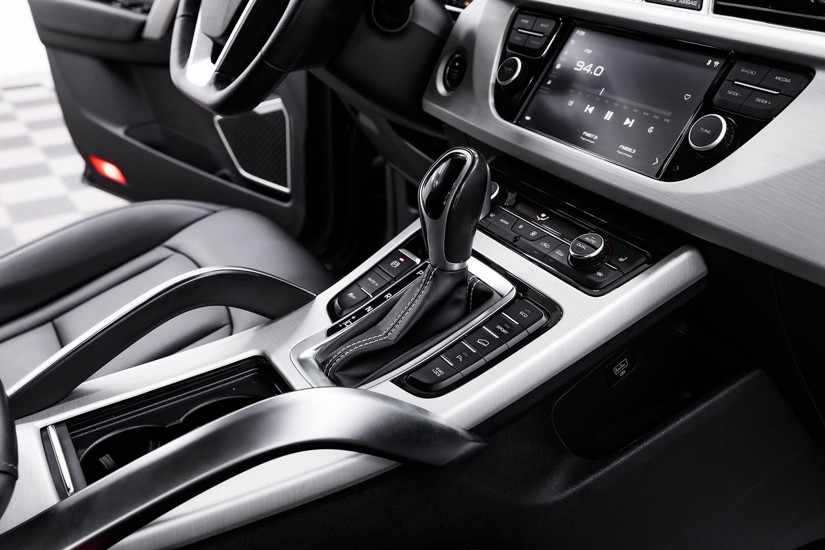 Geely Atlas, I, 2020 фото 12