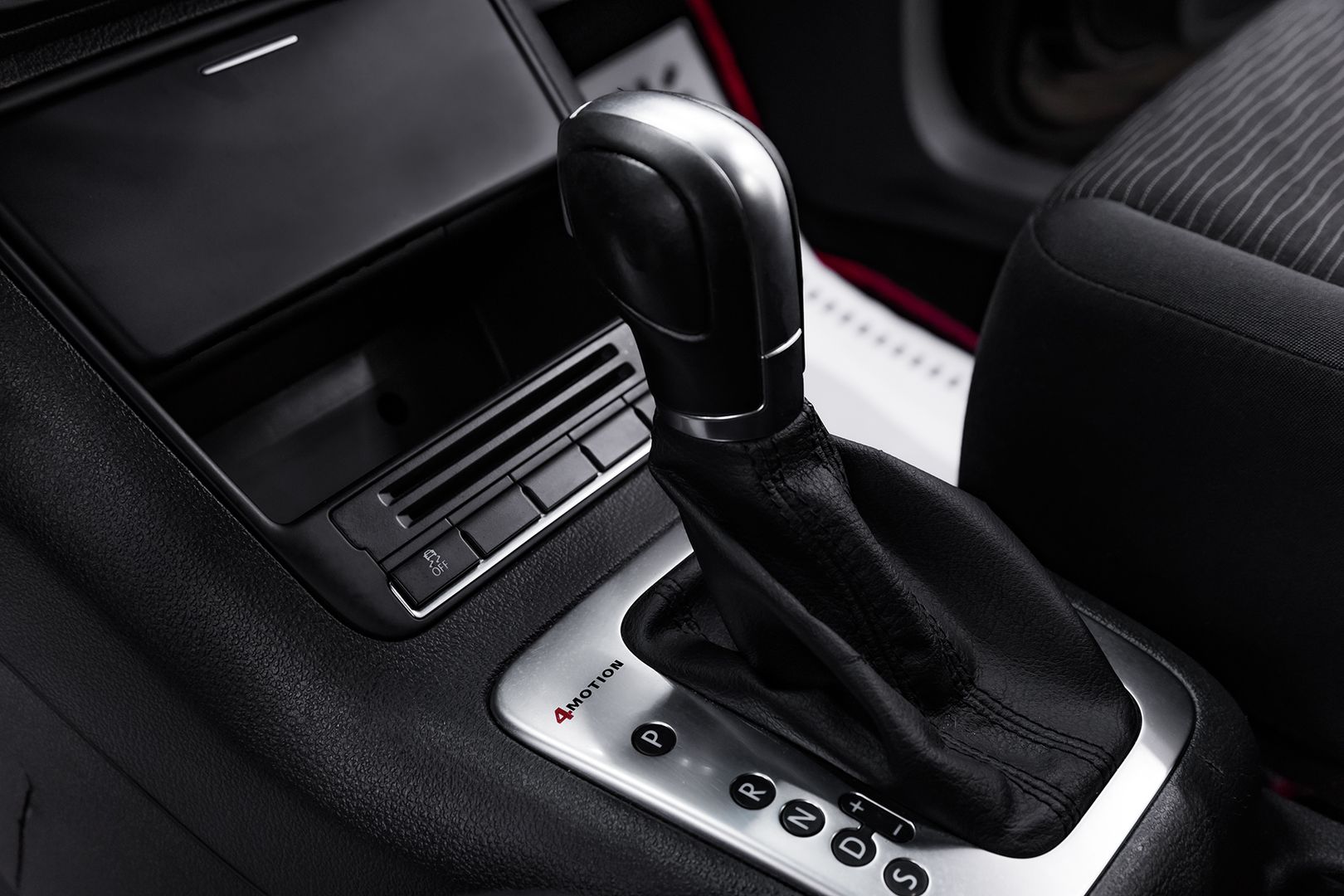 Volkswagen Tiguan, I Рестайлинг, 2015 фото 13