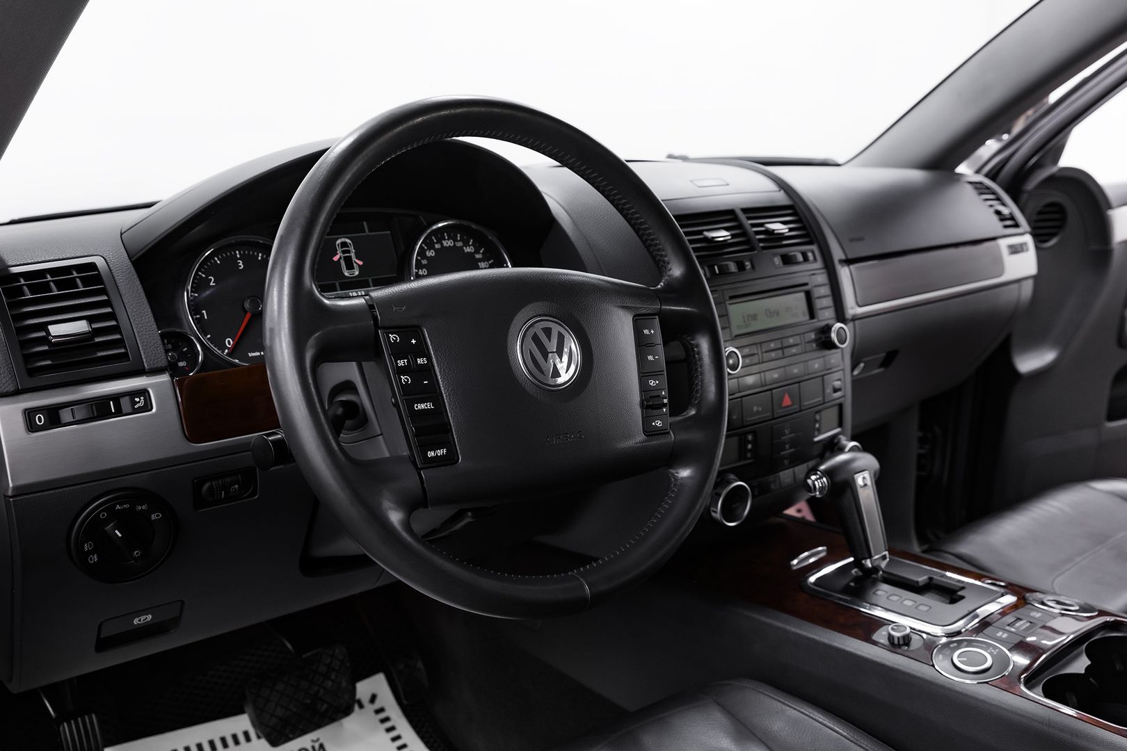 Volkswagen Touareg, I Рестайлинг, 2010 фото 11