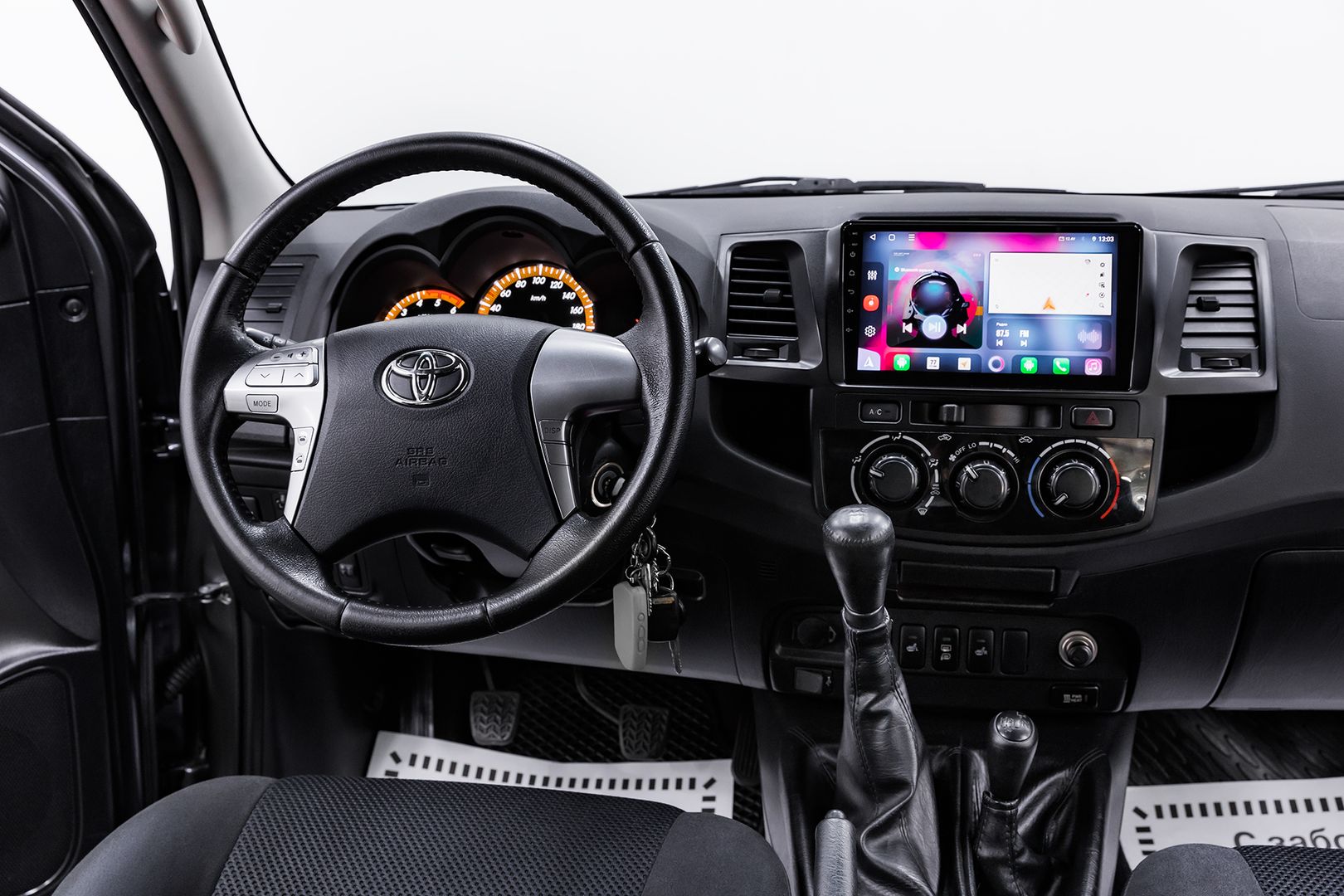 Toyota Hilux, VII Рестайлинг, 2014 фото 11