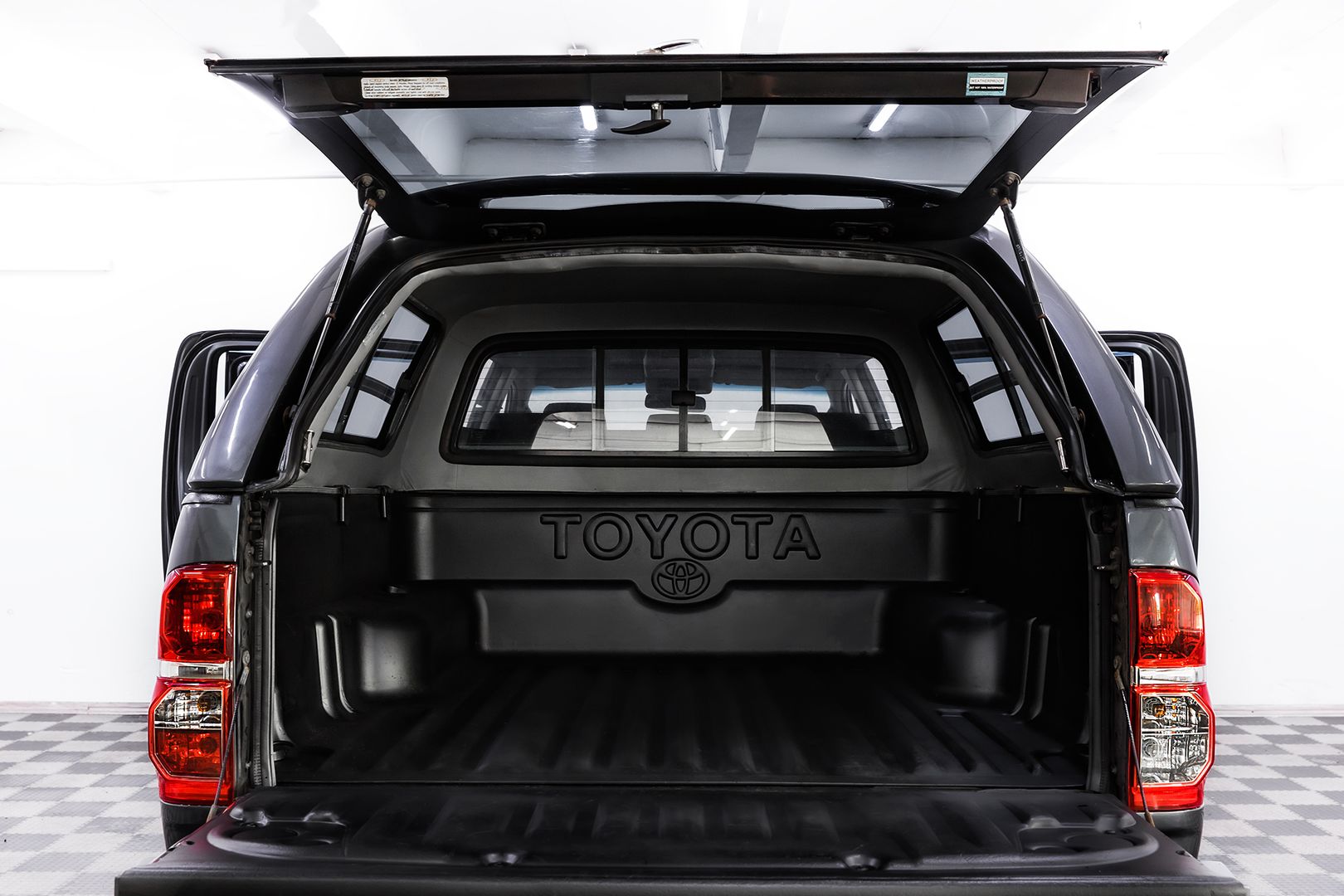 Toyota Hilux, VII Рестайлинг, 2014 фото 6