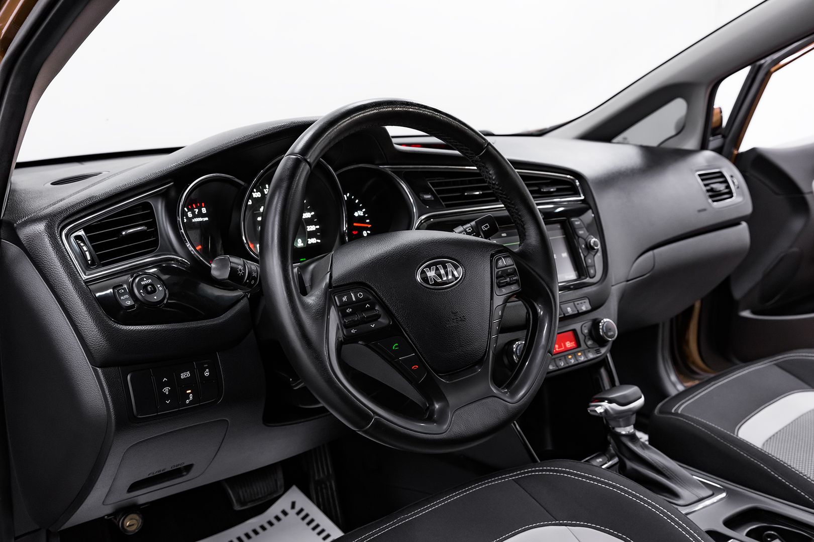 Kia Ceed, II Рестайлинг, 2017 фото 11