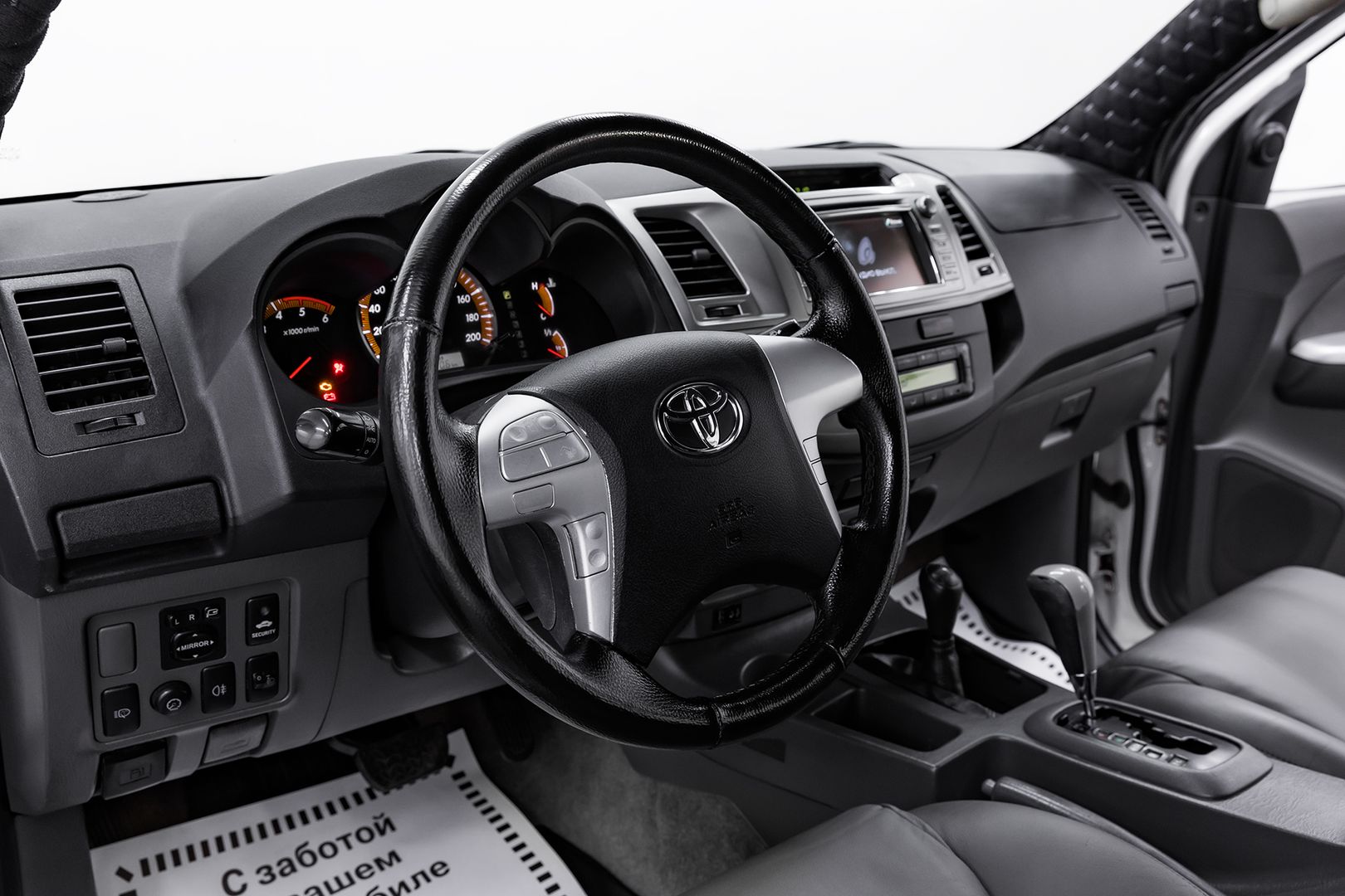 Toyota Hilux, VII Рестайлинг, 2013 фото 11