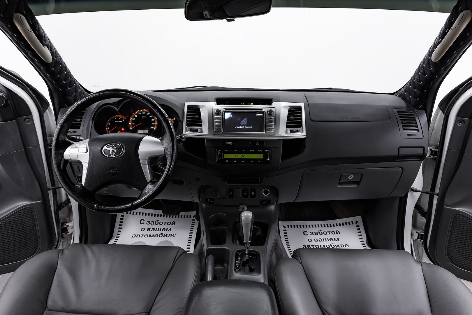 Toyota Hilux, VII Рестайлинг, 2013 фото 9