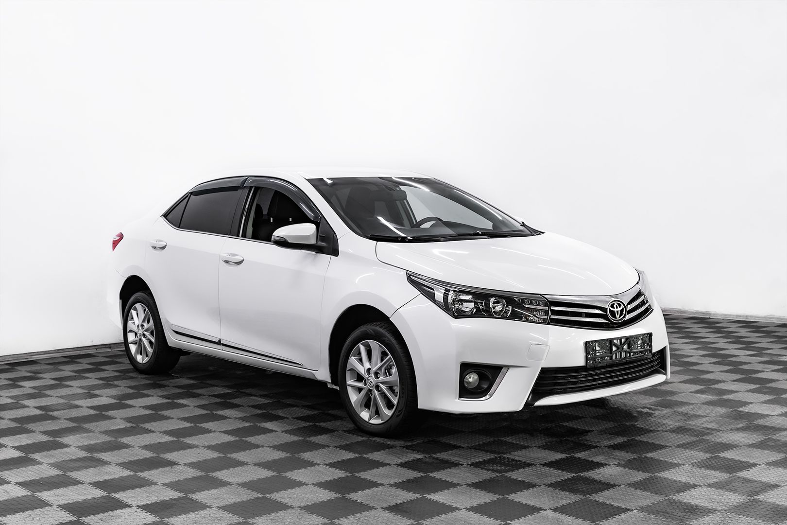 Toyota Corolla, XI (E160, E170, E180), 2015 фото 3