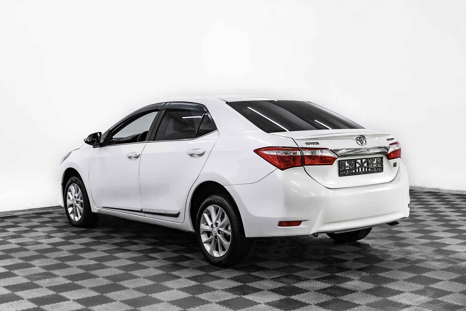 Toyota Corolla, XI (E160, E170, E180), 2015 фото 6