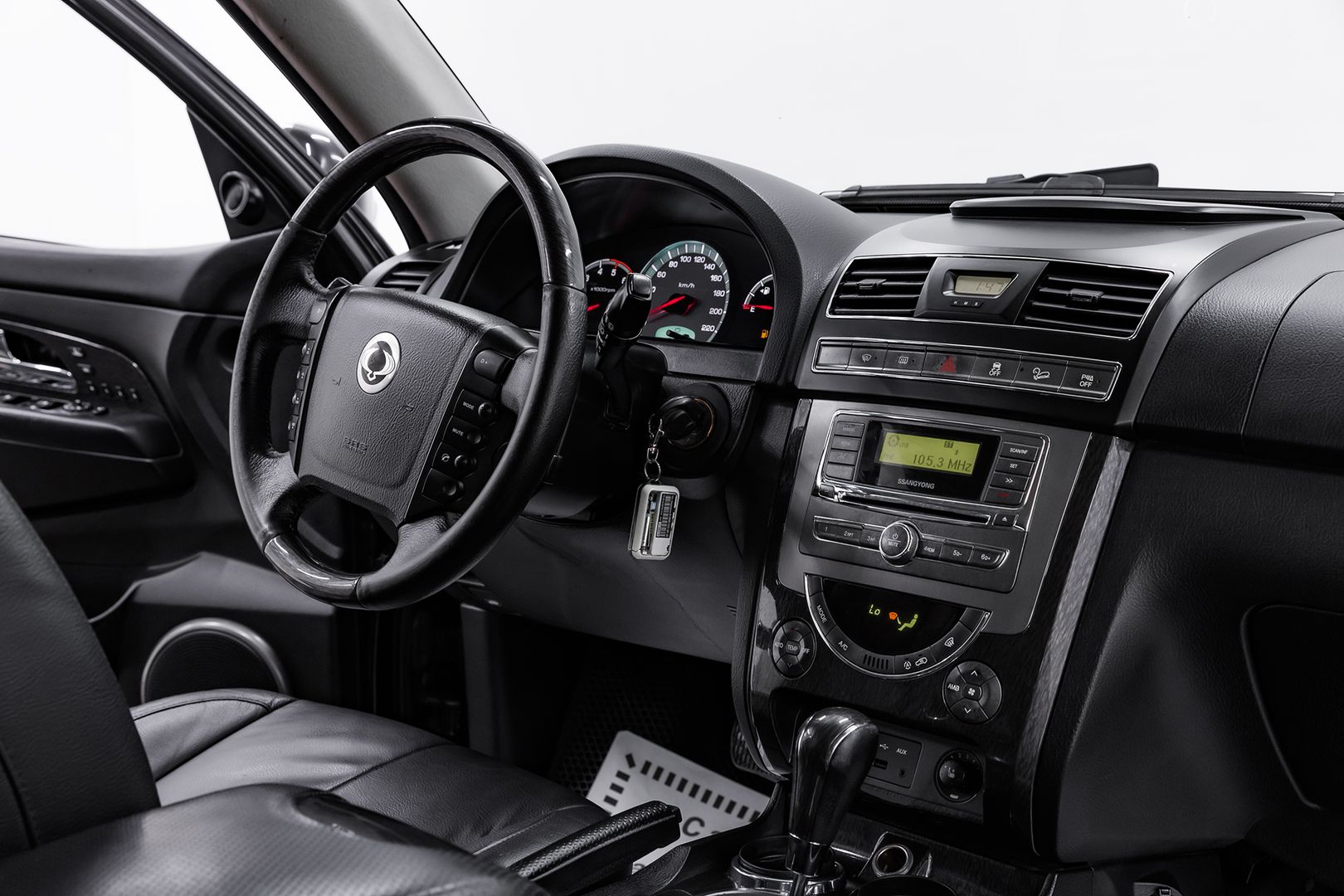 SsangYong Rexton, III, 2013 фото 13