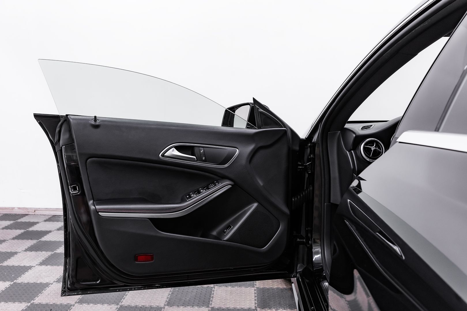 Mercedes-Benz CLA, I (C117, X117), 2015 фото 9