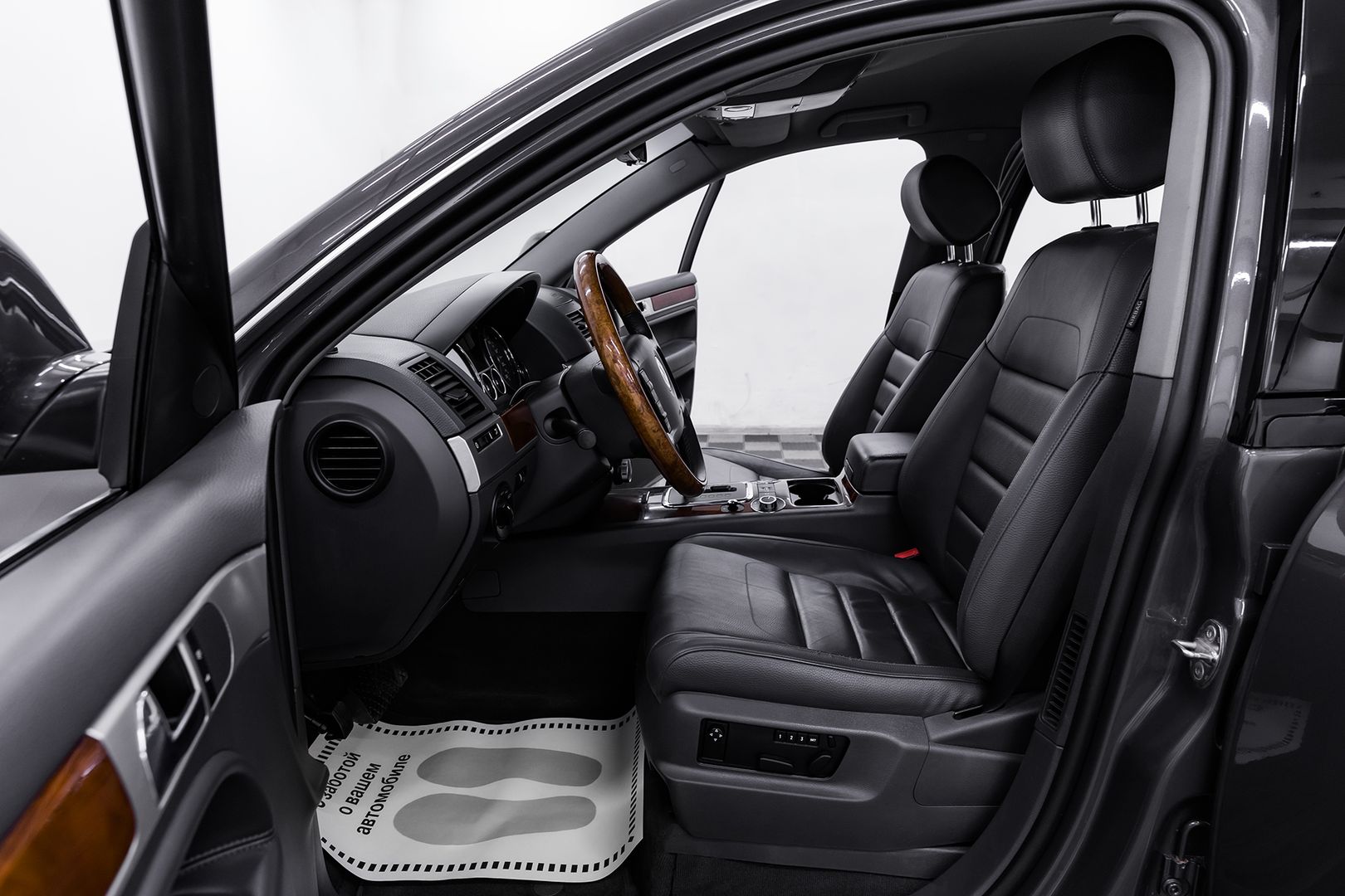 Volkswagen Touareg, I Рестайлинг, 2010 фото 8