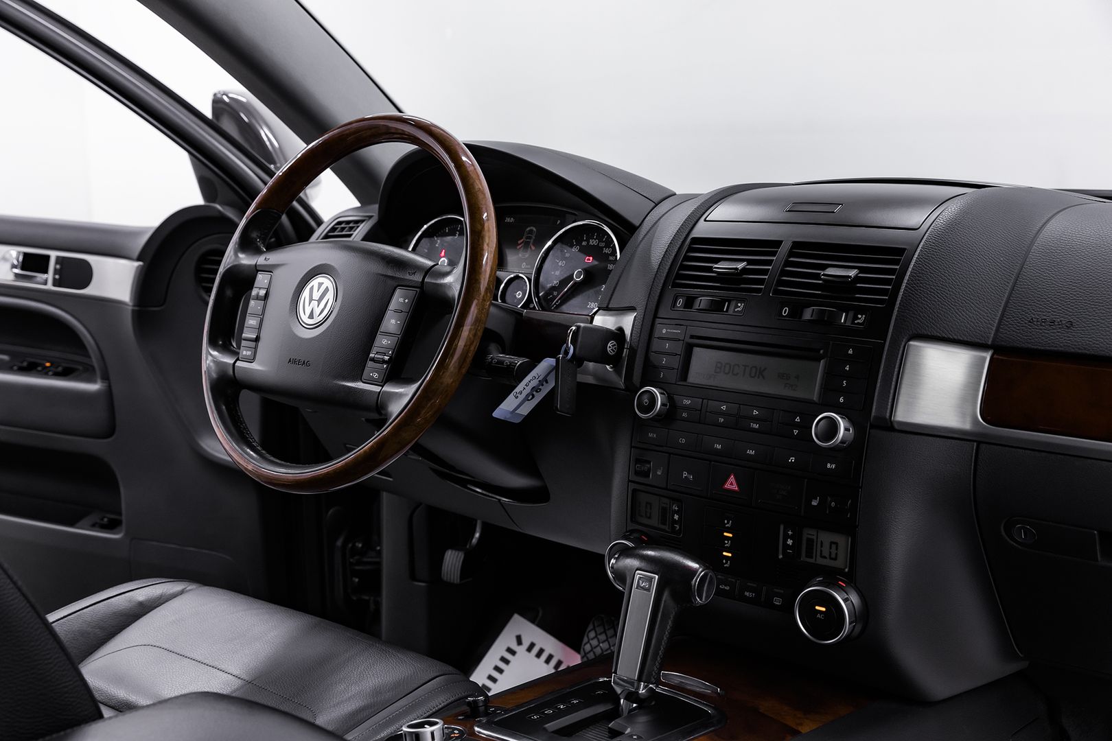 Volkswagen Touareg, I Рестайлинг, 2010 фото 12