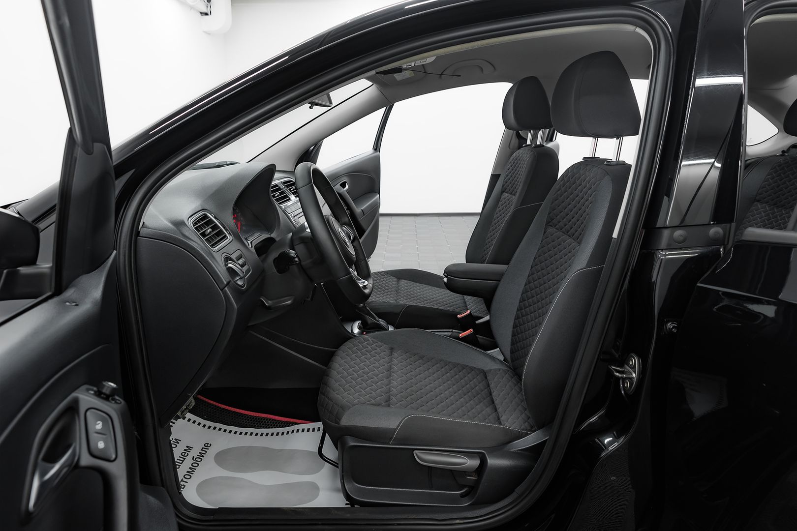 Volkswagen Polo, V Рестайлинг, 2018 фото 8