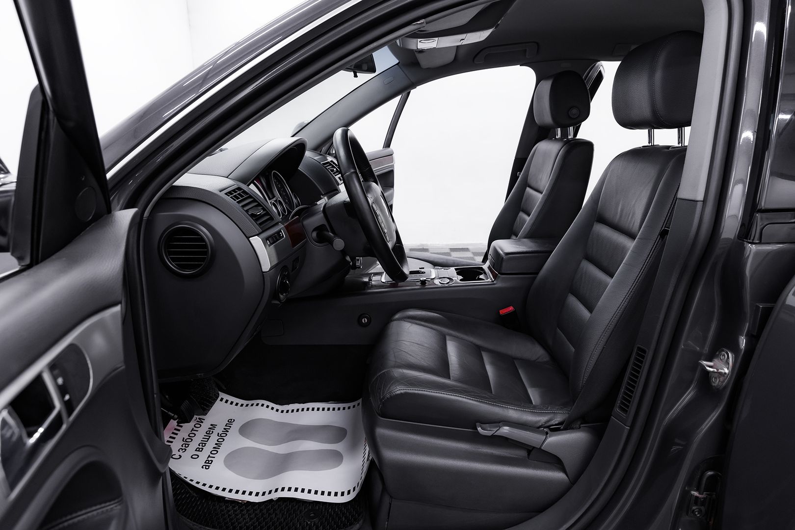 Volkswagen Touareg, I Рестайлинг, 2008 фото 8