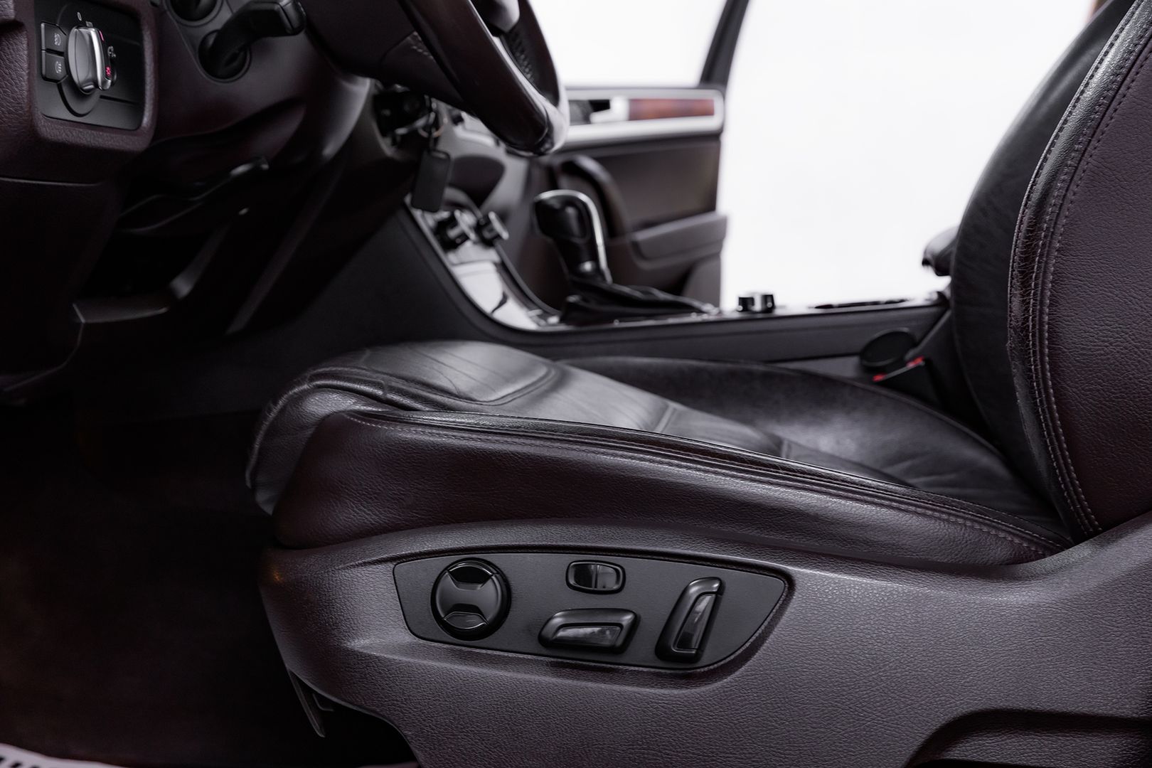 Volkswagen Touareg, II, 2012 фото 18