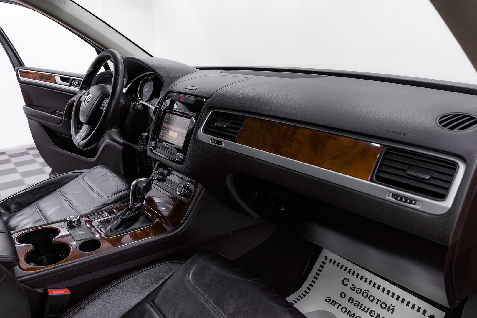 Volkswagen Touareg, II, 2012 фото 17